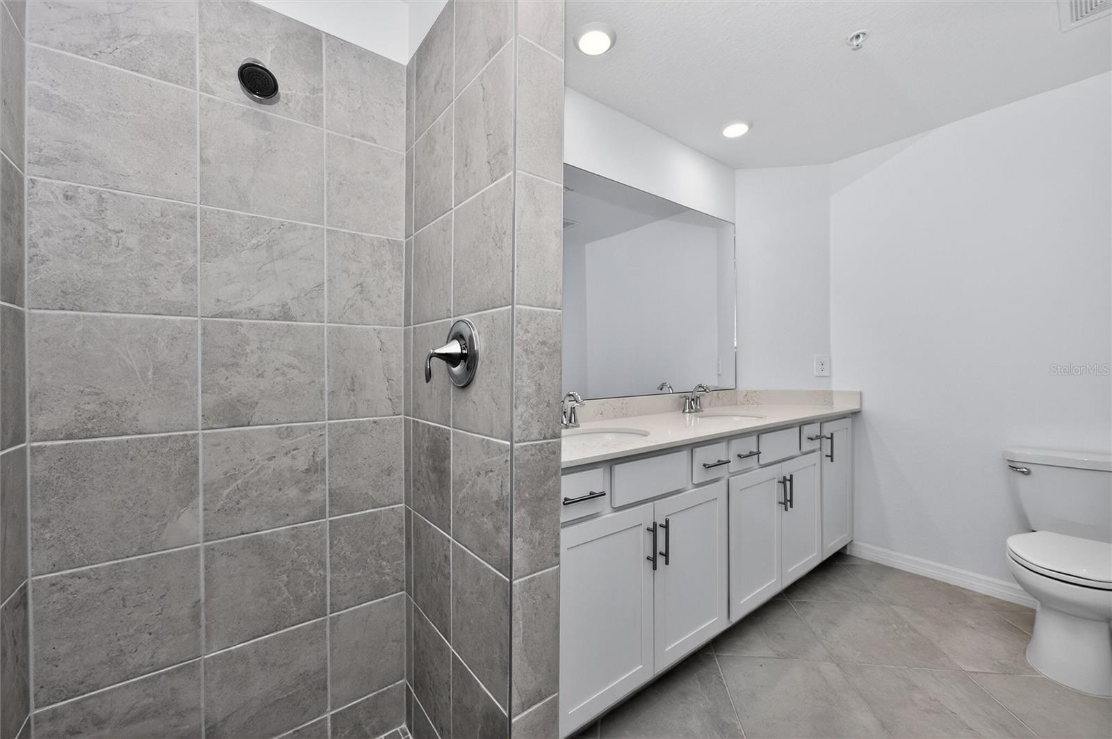 12520 GALAPAGOS CT #105, VENICE, FL — photo 29