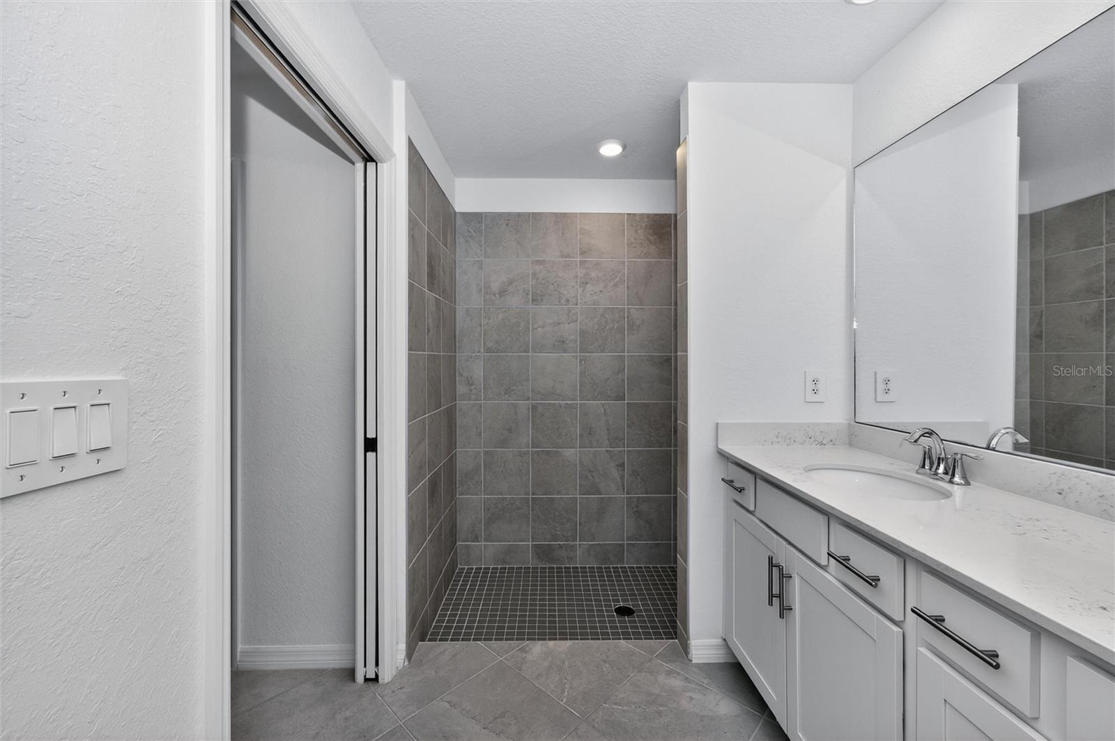 12520 GALAPAGOS CT #105, VENICE, FL — photo 30