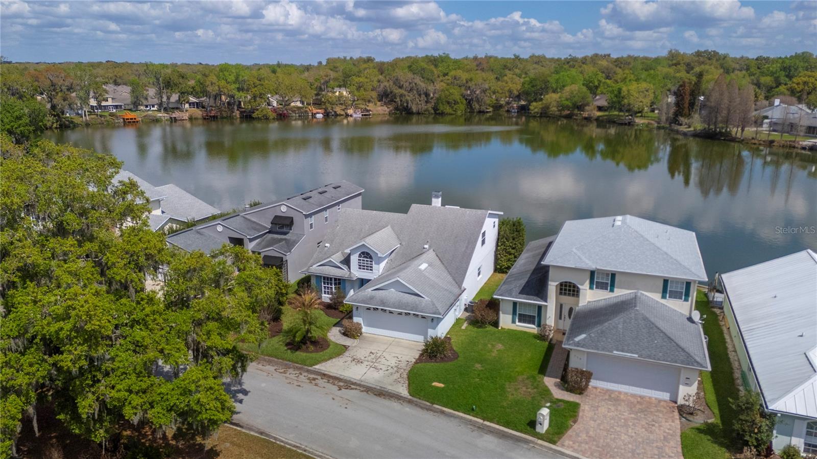 725 PENINSULAR DR, LAKELAND, FL