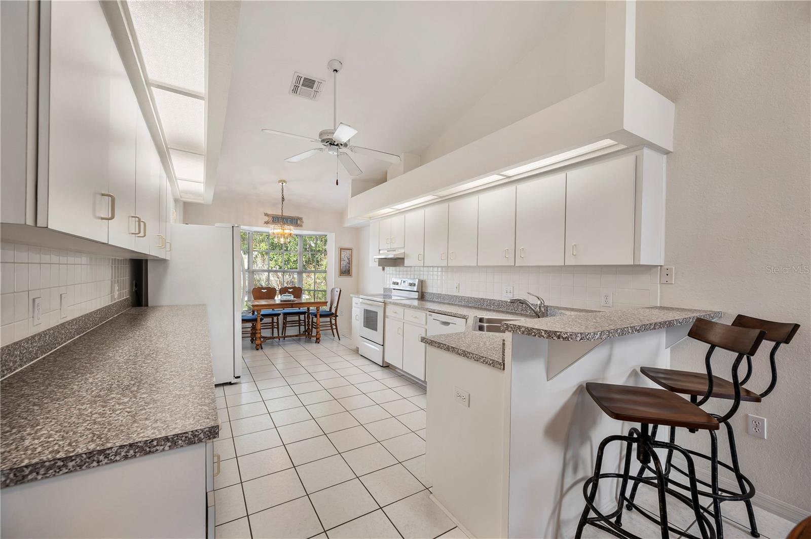 725 PENINSULAR DR, LAKELAND, FL — photo 19