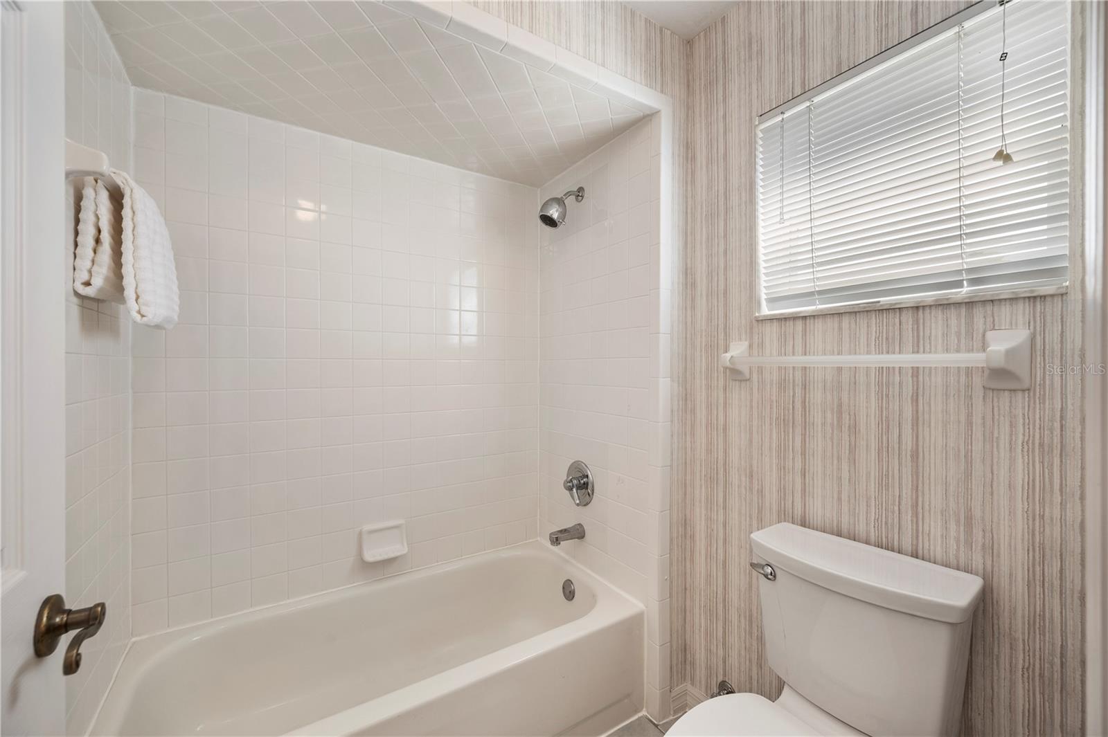 725 PENINSULAR DR, LAKELAND, FL — photo 39