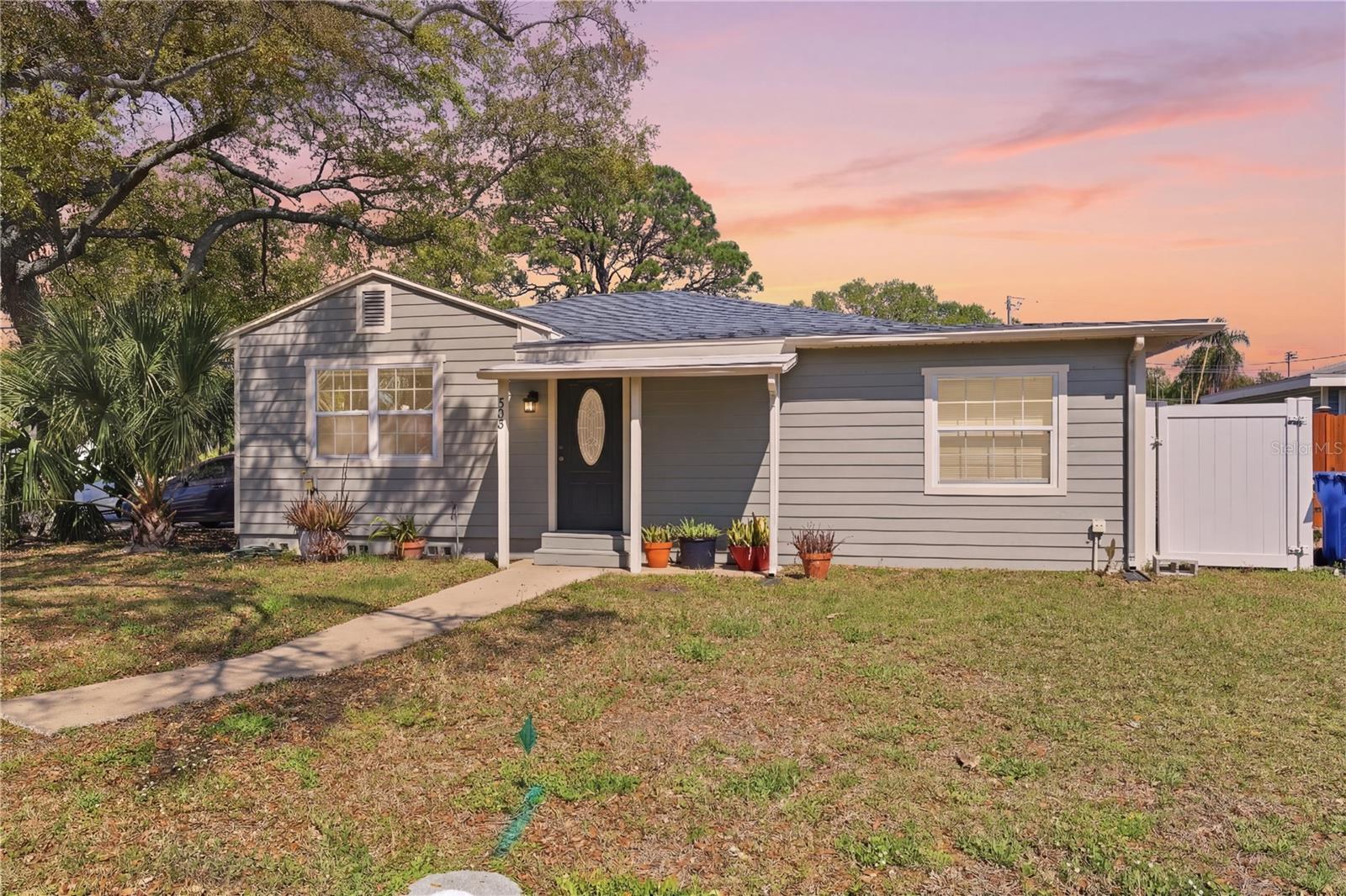 733 61ST AVE NE, ST PETERSBURG, FL — photo 2