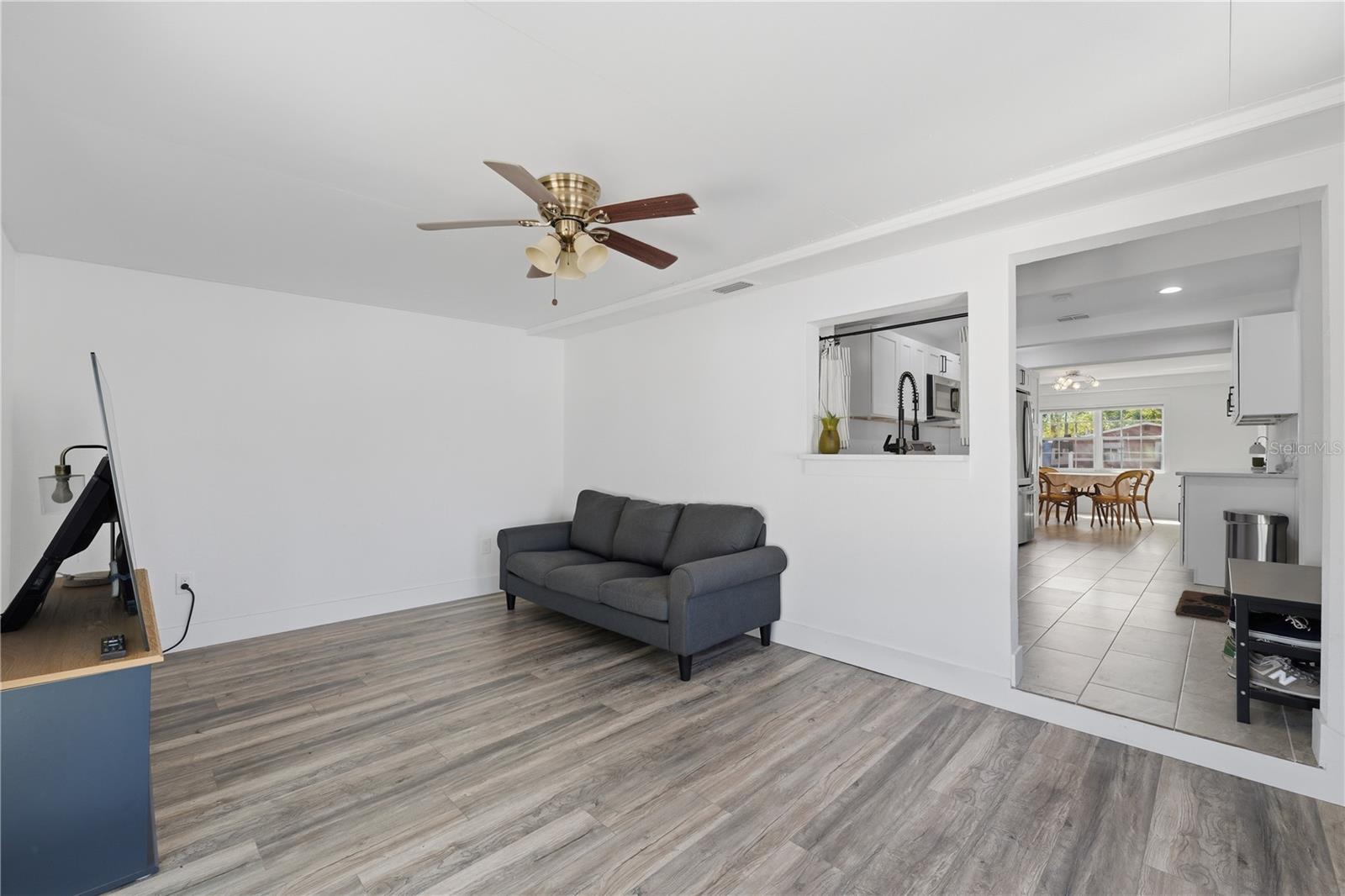 733 61ST AVE NE, ST PETERSBURG, FL — photo 12