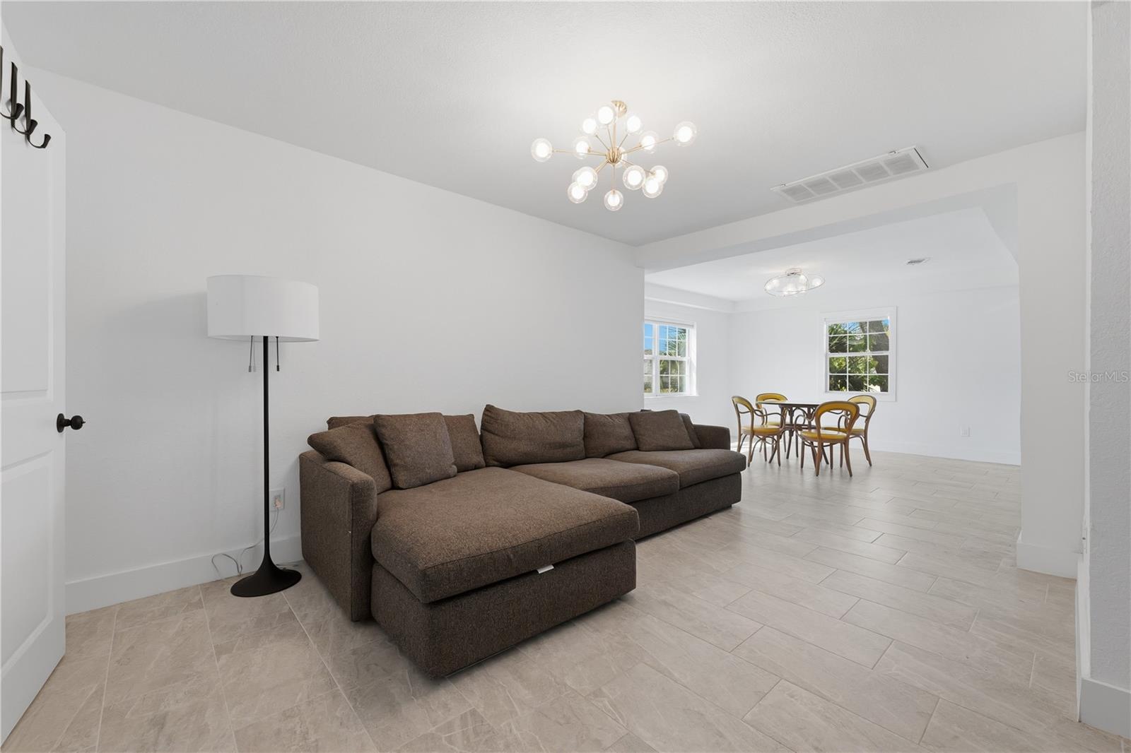 733 61ST AVE NE, ST PETERSBURG, FL — photo 19