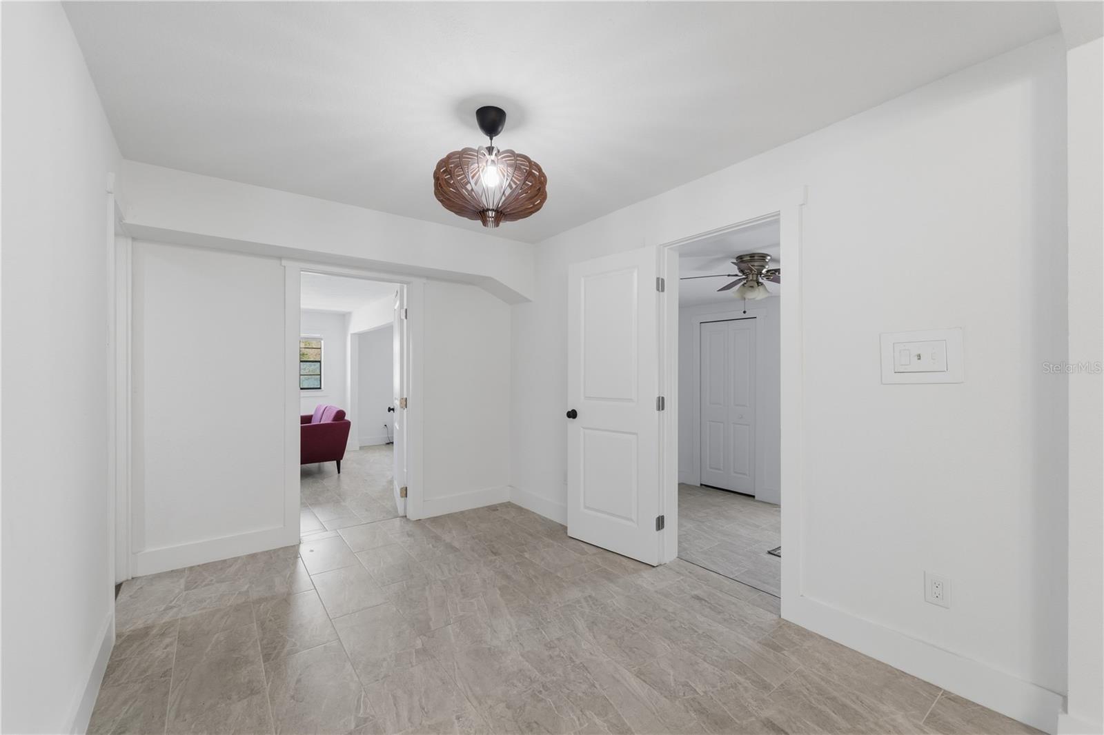 733 61ST AVE NE, ST PETERSBURG, FL — photo 24