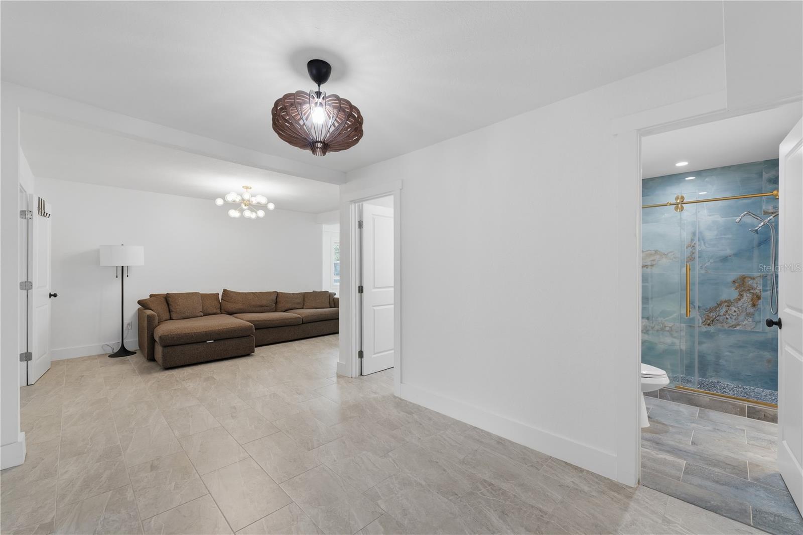 733 61ST AVE NE, ST PETERSBURG, FL — photo 25