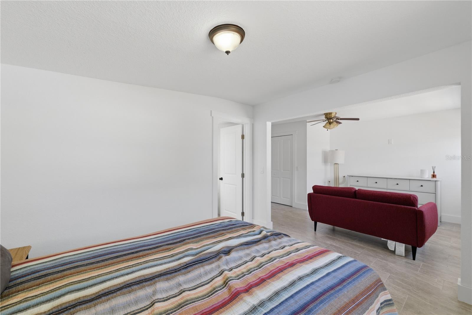 733 61ST AVE NE, ST PETERSBURG, FL — photo 27