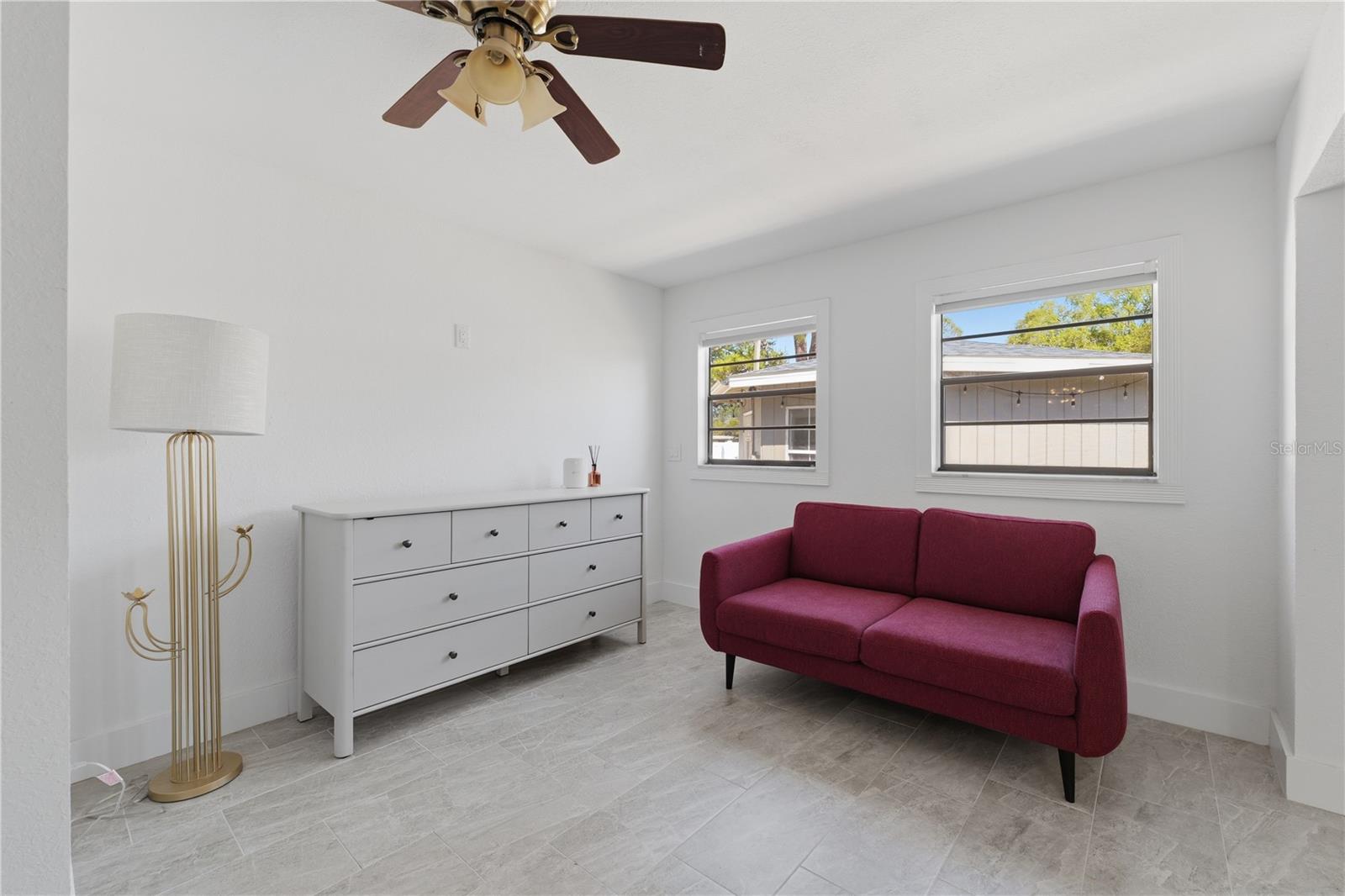 733 61ST AVE NE, ST PETERSBURG, FL — photo 28