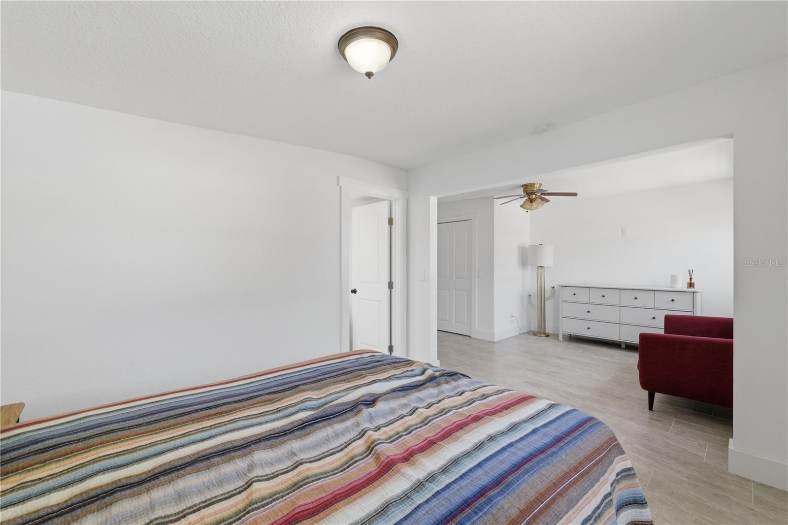 733 61ST AVE NE, ST PETERSBURG, FL — photo 29