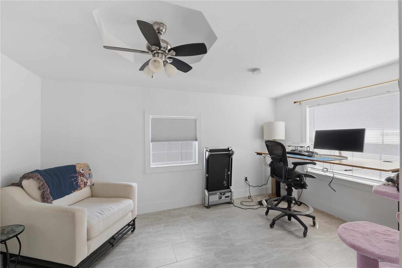 733 61ST AVE NE, ST PETERSBURG, FL — photo 38
