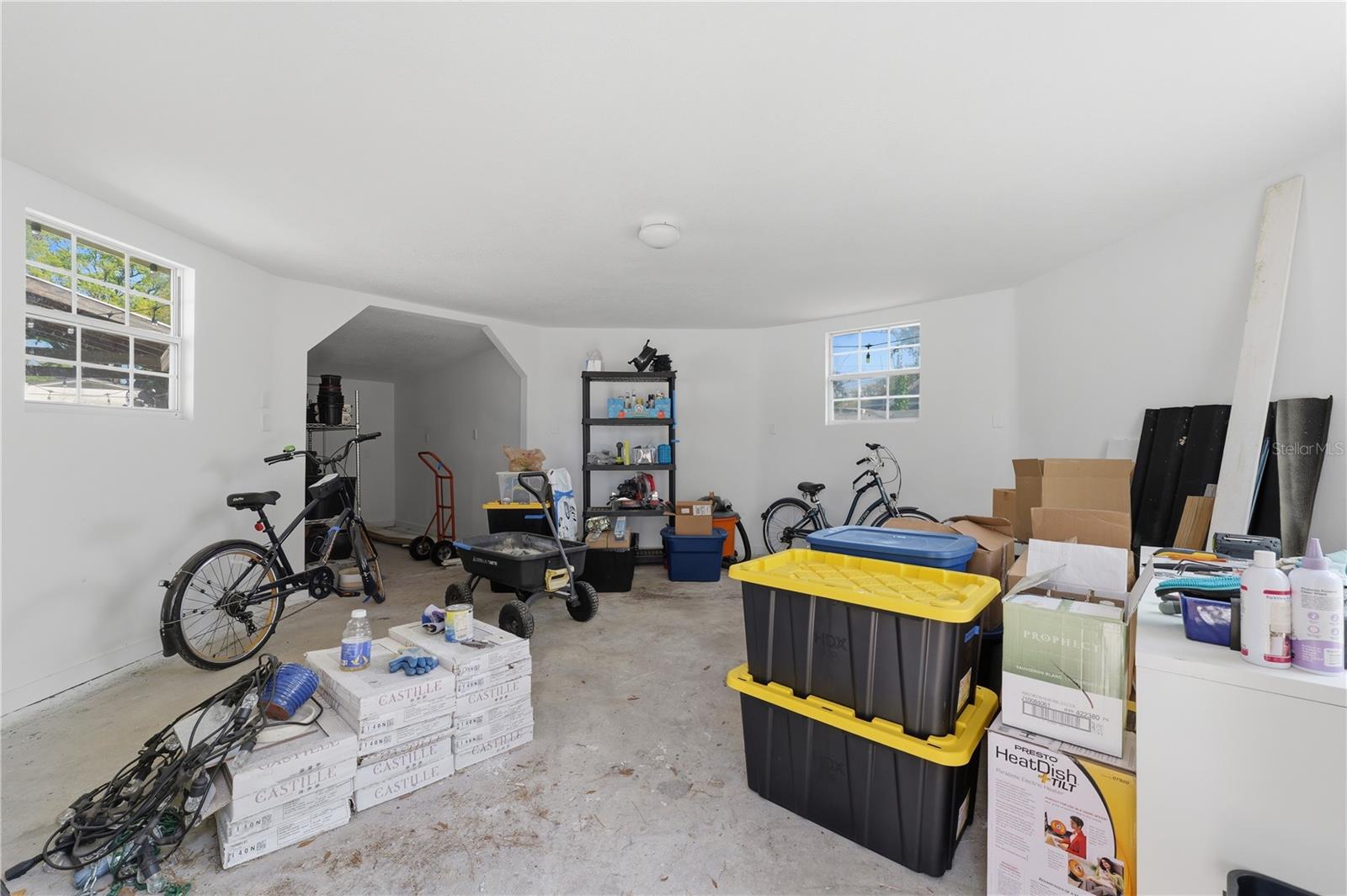733 61ST AVE NE, ST PETERSBURG, FL — photo 42