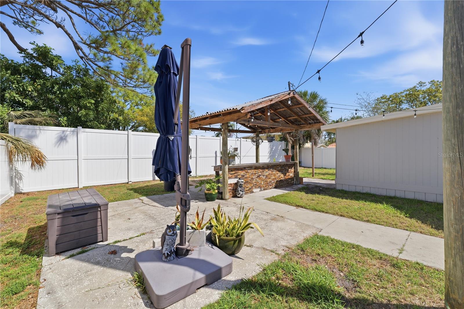 733 61ST AVE NE, ST PETERSBURG, FL — photo 46