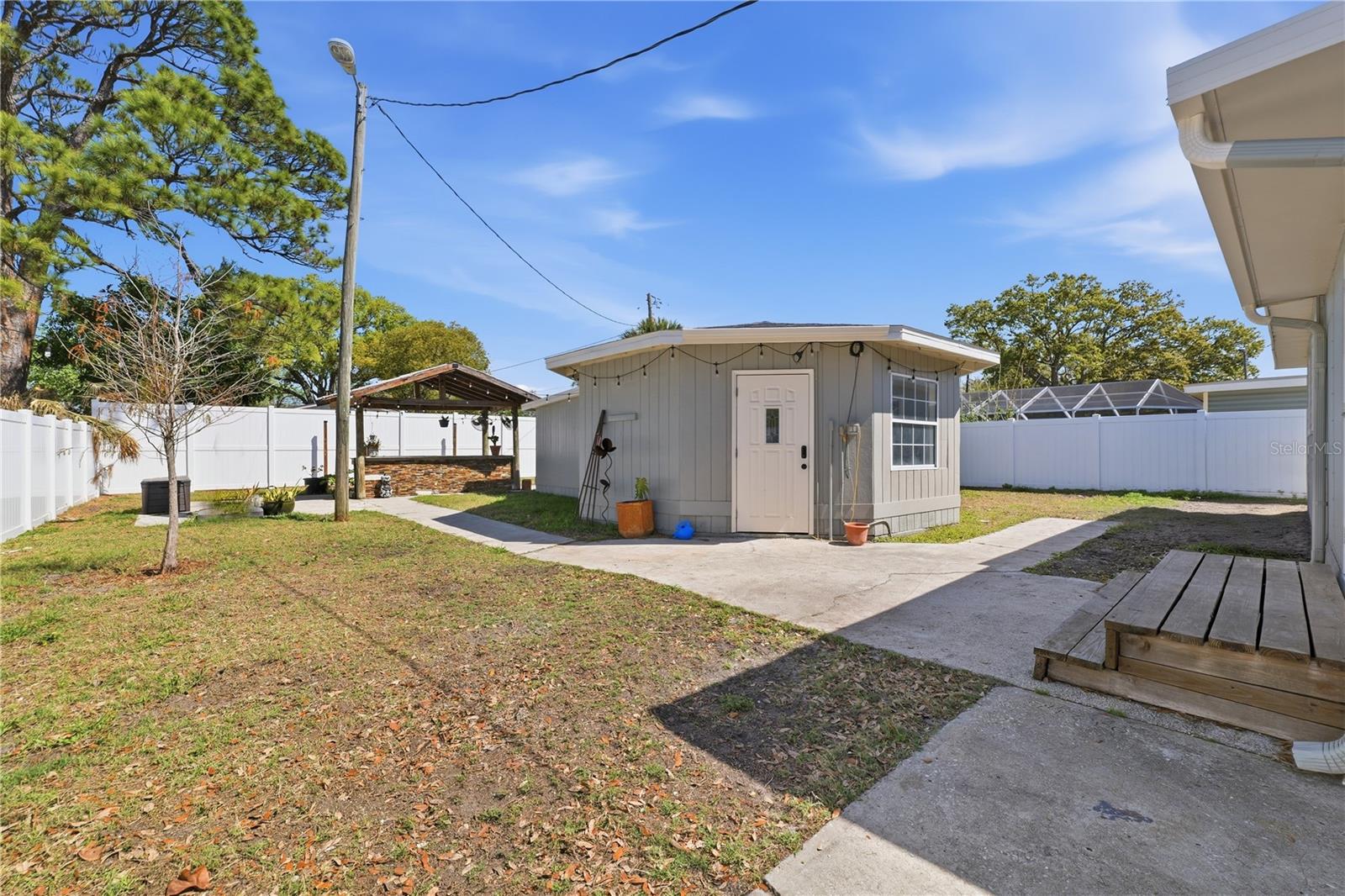 733 61ST AVE NE, ST PETERSBURG, FL — photo 50
