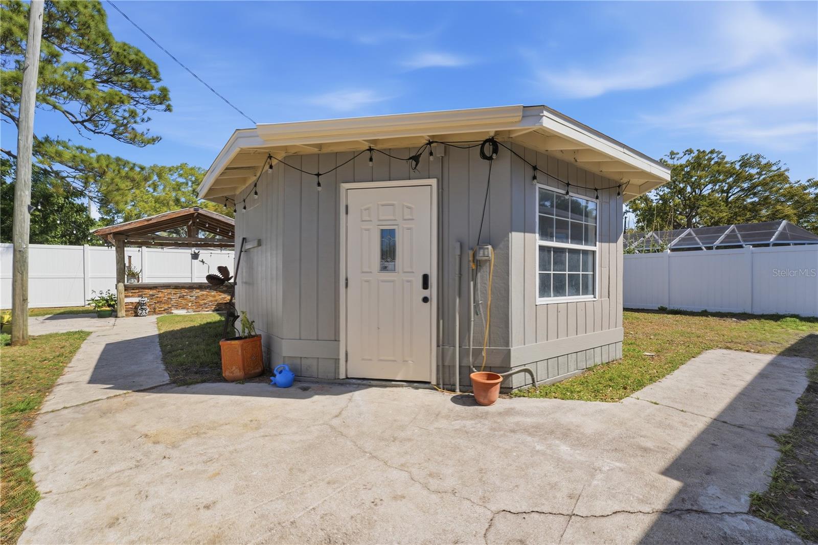 733 61ST AVE NE, ST PETERSBURG, FL — photo 51