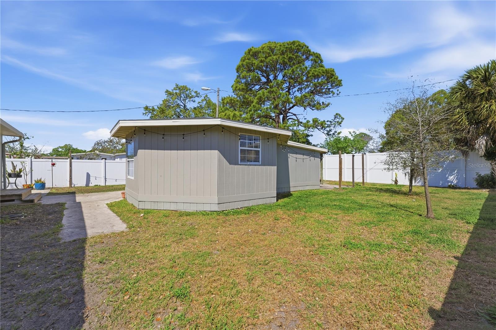 733 61ST AVE NE, ST PETERSBURG, FL — photo 52