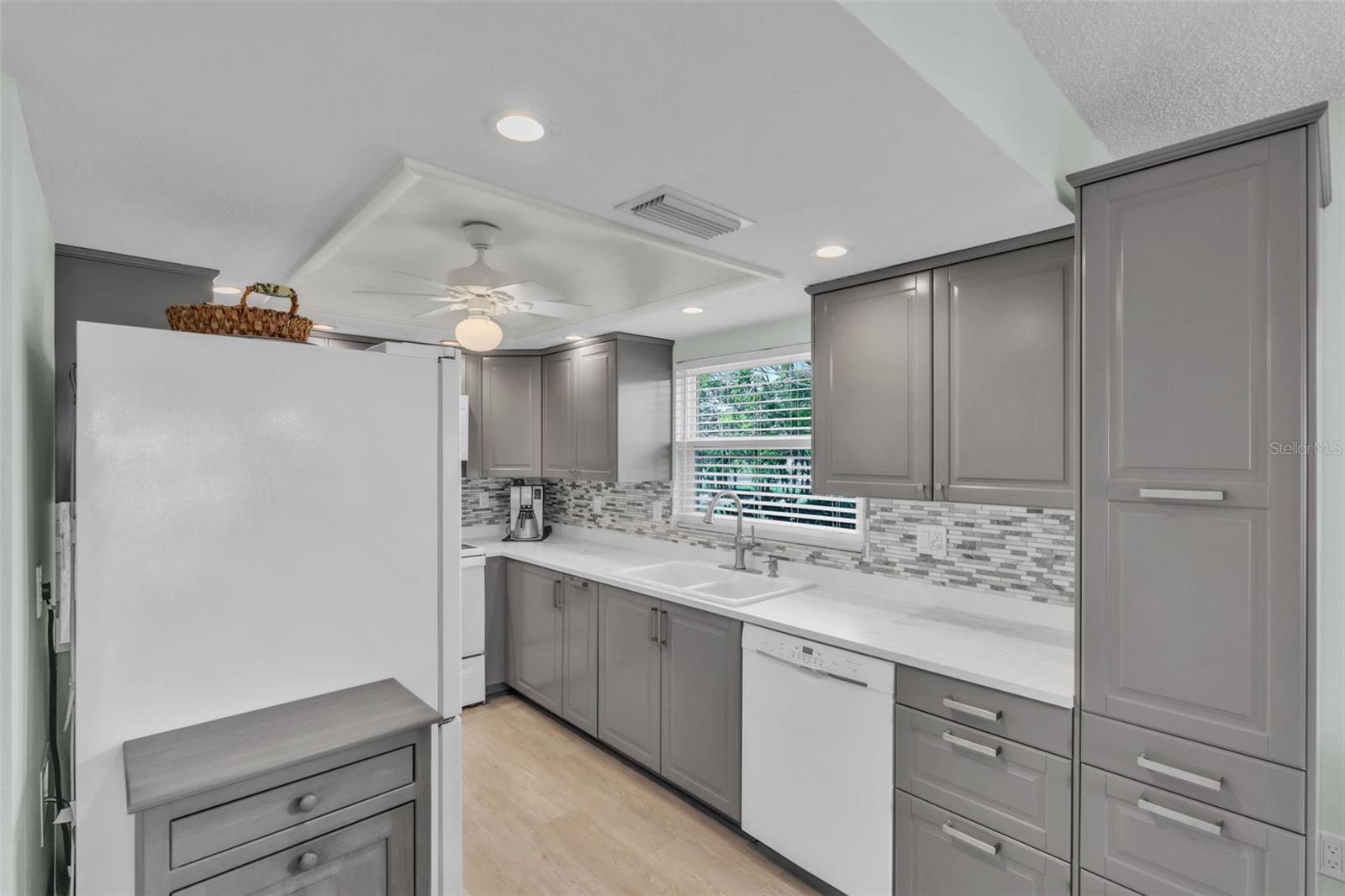 600 MANATEE AVE #145, HOLMES BEACH, FL — photo 8
