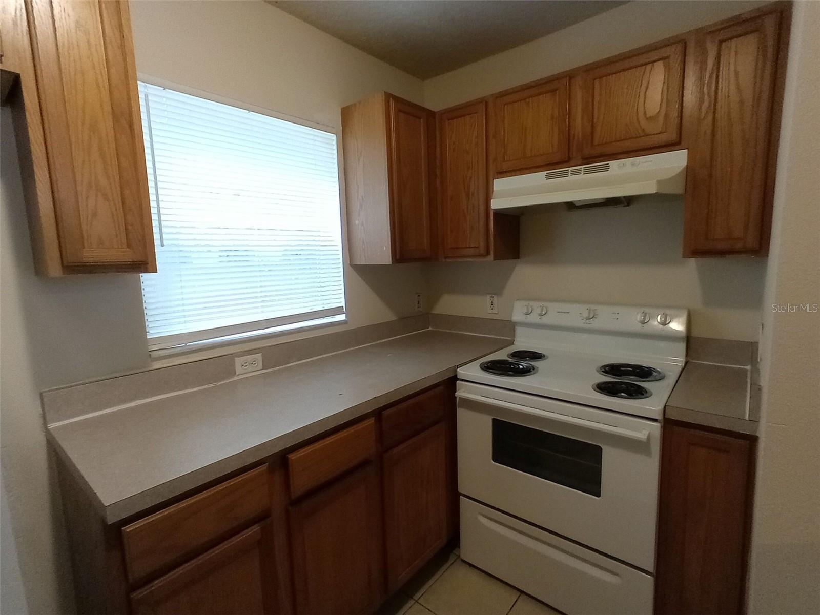880 E COLUMBIA AVE, KISSIMMEE, FL — photo 12
