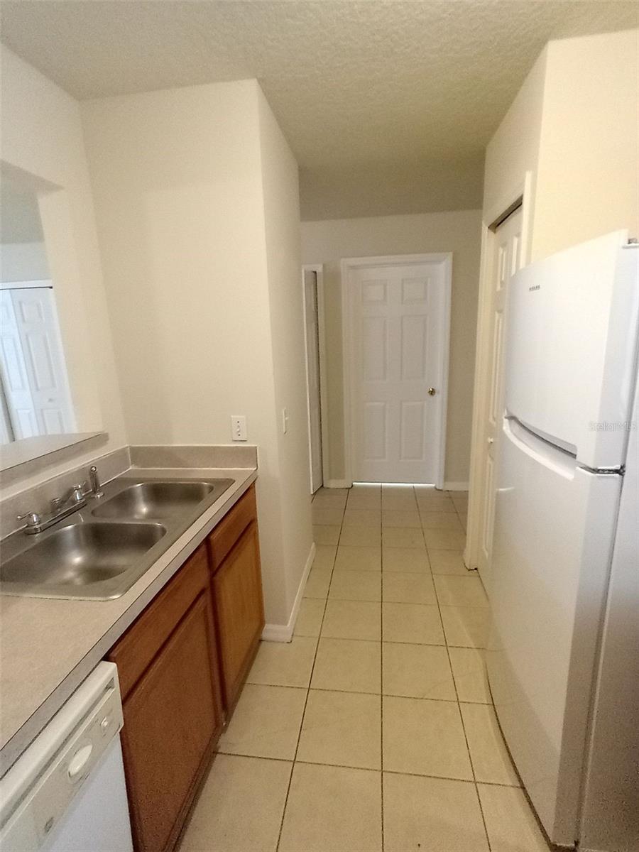 880 E COLUMBIA AVE, KISSIMMEE, FL — photo 14
