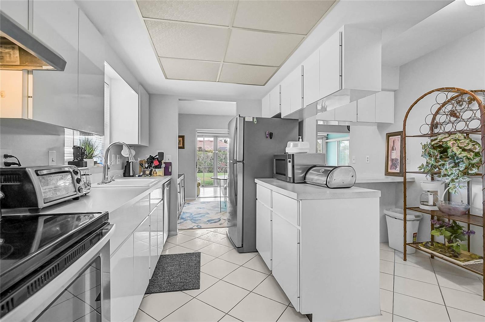 7128 W COUNTRY CLUB DR N, SARASOTA, FL — photo 8