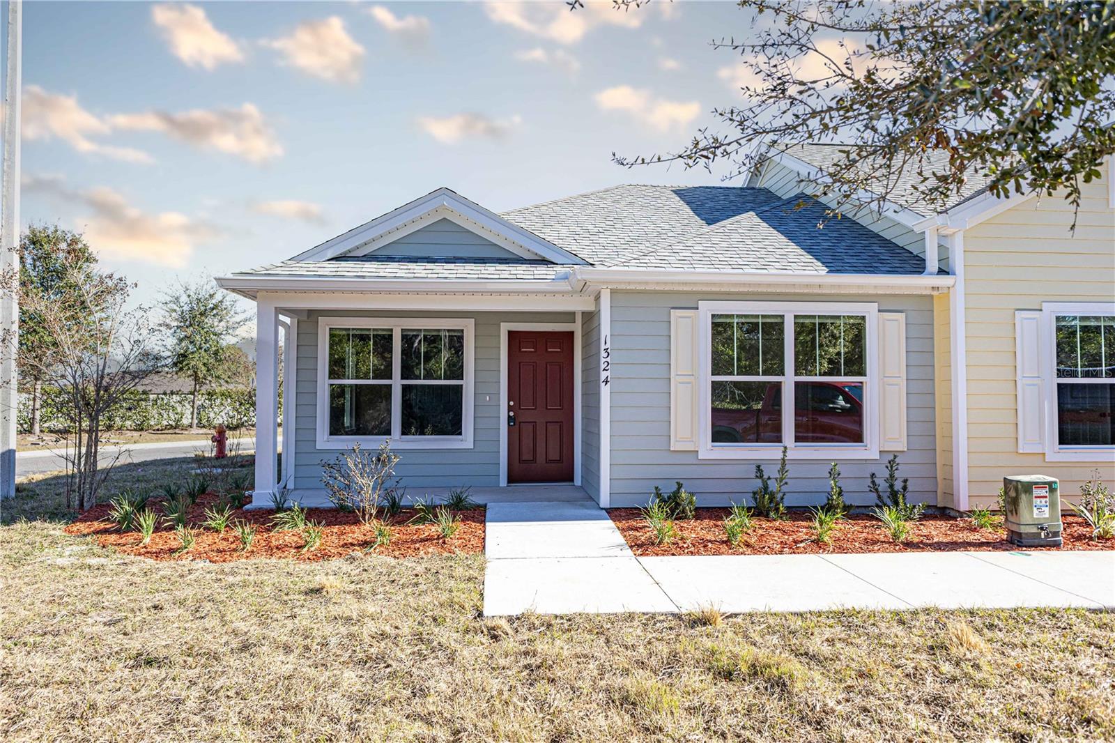1324 COTTAGE CIR, TAVARES, FL