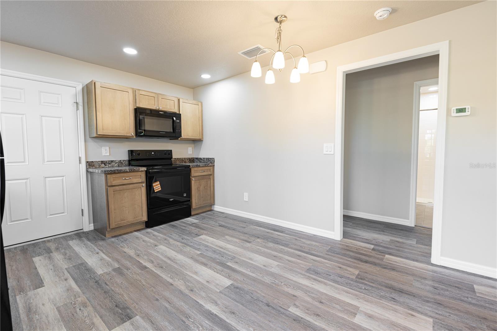 1324 COTTAGE CIR, TAVARES, FL — photo 10