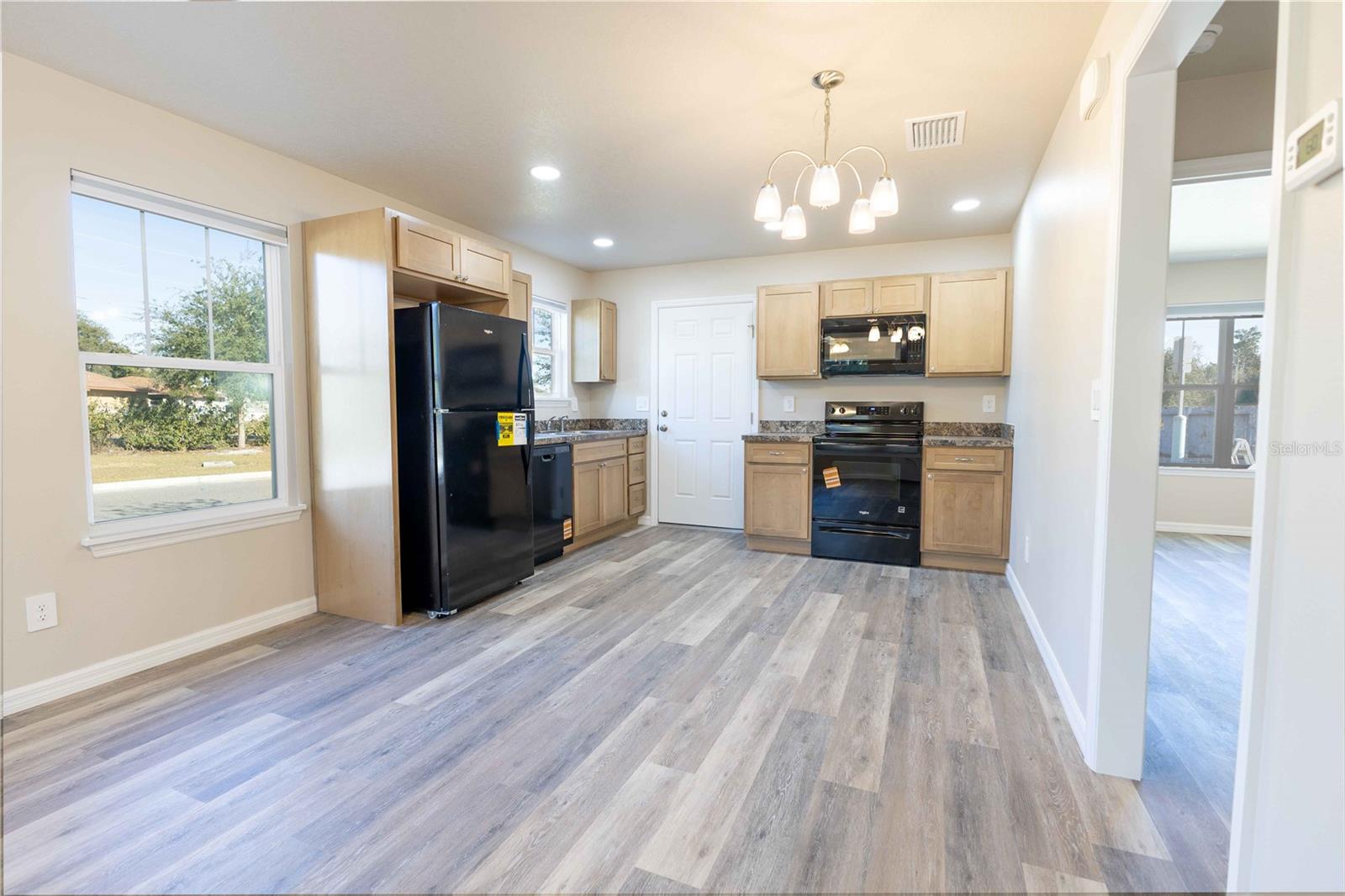 1324 COTTAGE CIR, TAVARES, FL — photo 12