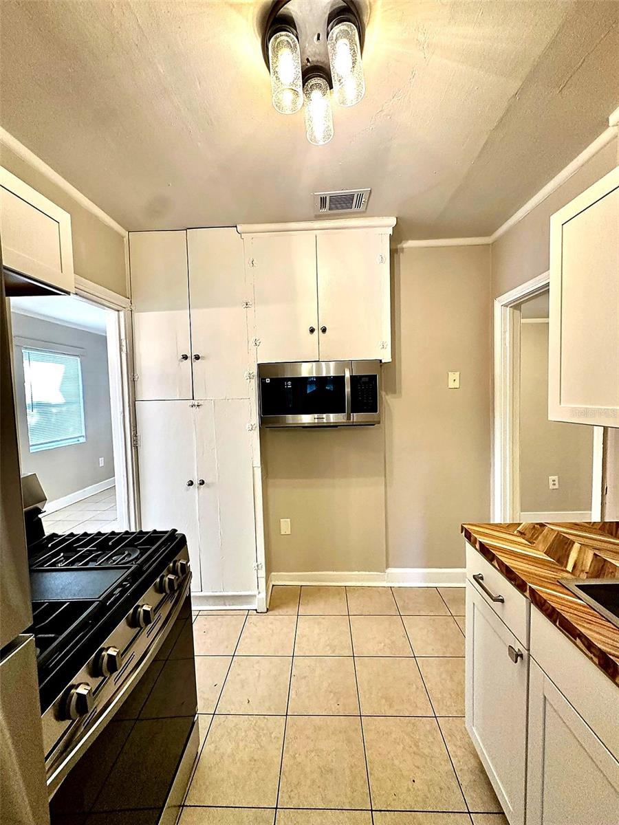 1030 NE 1ST AVE, GAINESVILLE, FL — photo 11