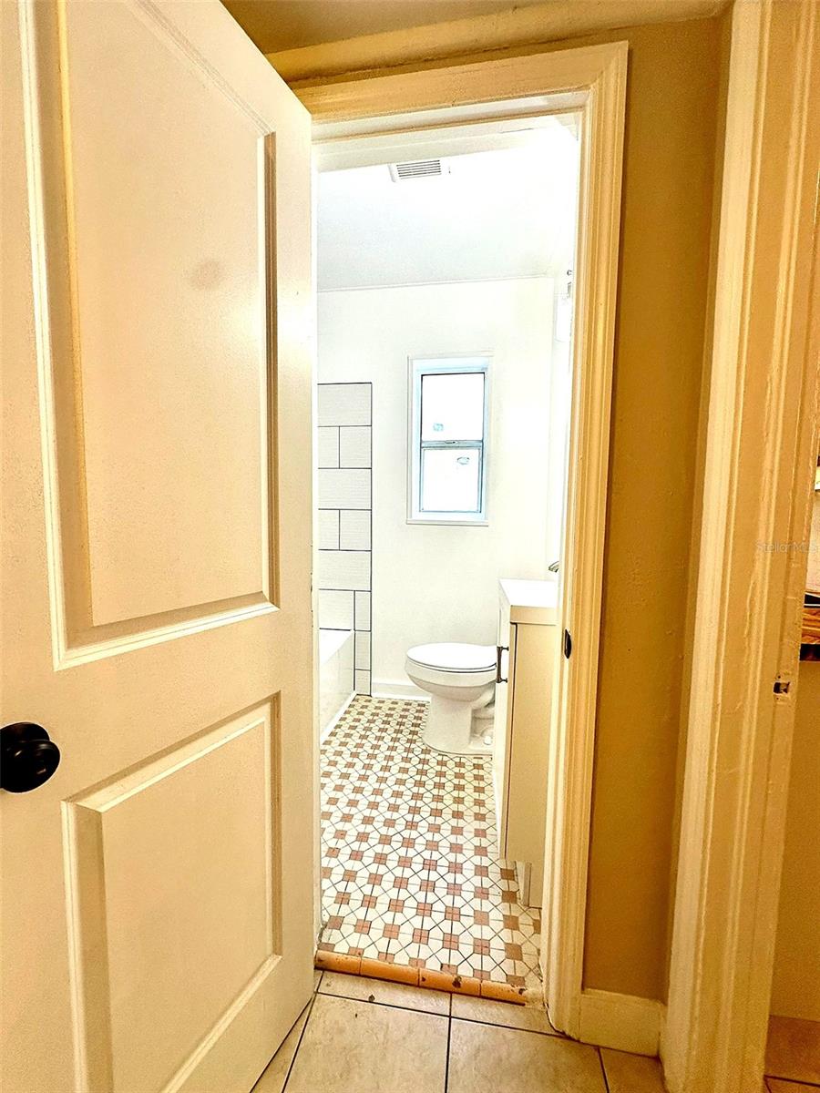 1030 NE 1ST AVE, GAINESVILLE, FL — photo 15