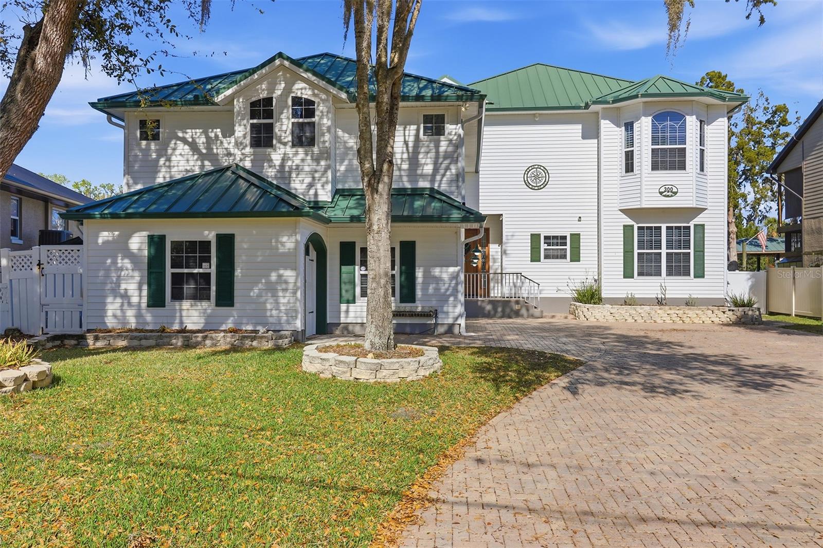 300 NW 12TH AVE, CRYSTAL RIVER, FL — photo 2