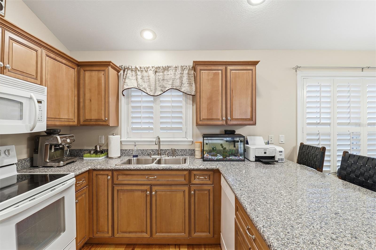 300 NW 12TH AVE, CRYSTAL RIVER, FL — photo 8