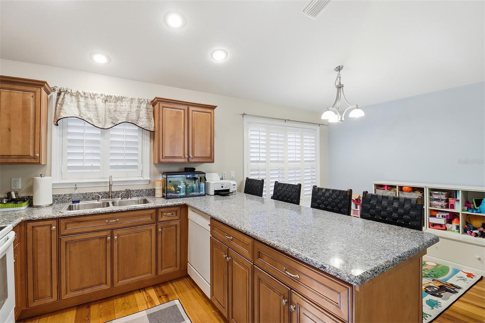 300 NW 12TH AVE, CRYSTAL RIVER, FL — photo 9