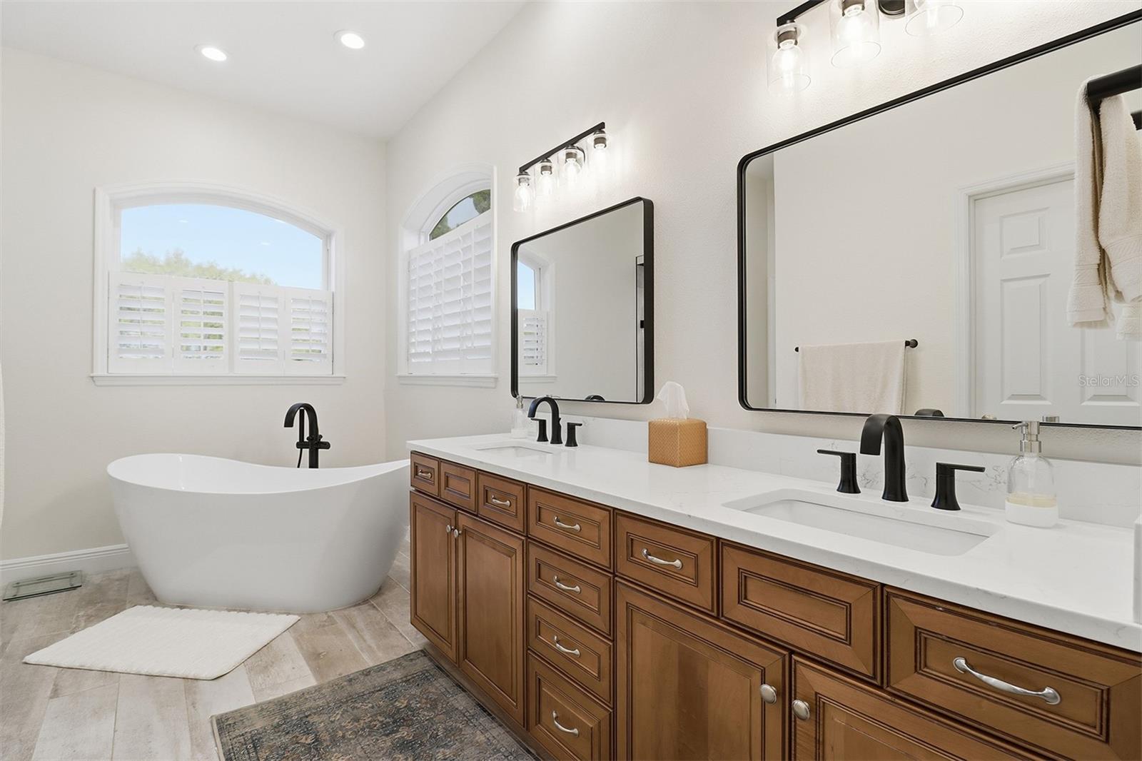 300 NW 12TH AVE, CRYSTAL RIVER, FL — photo 18