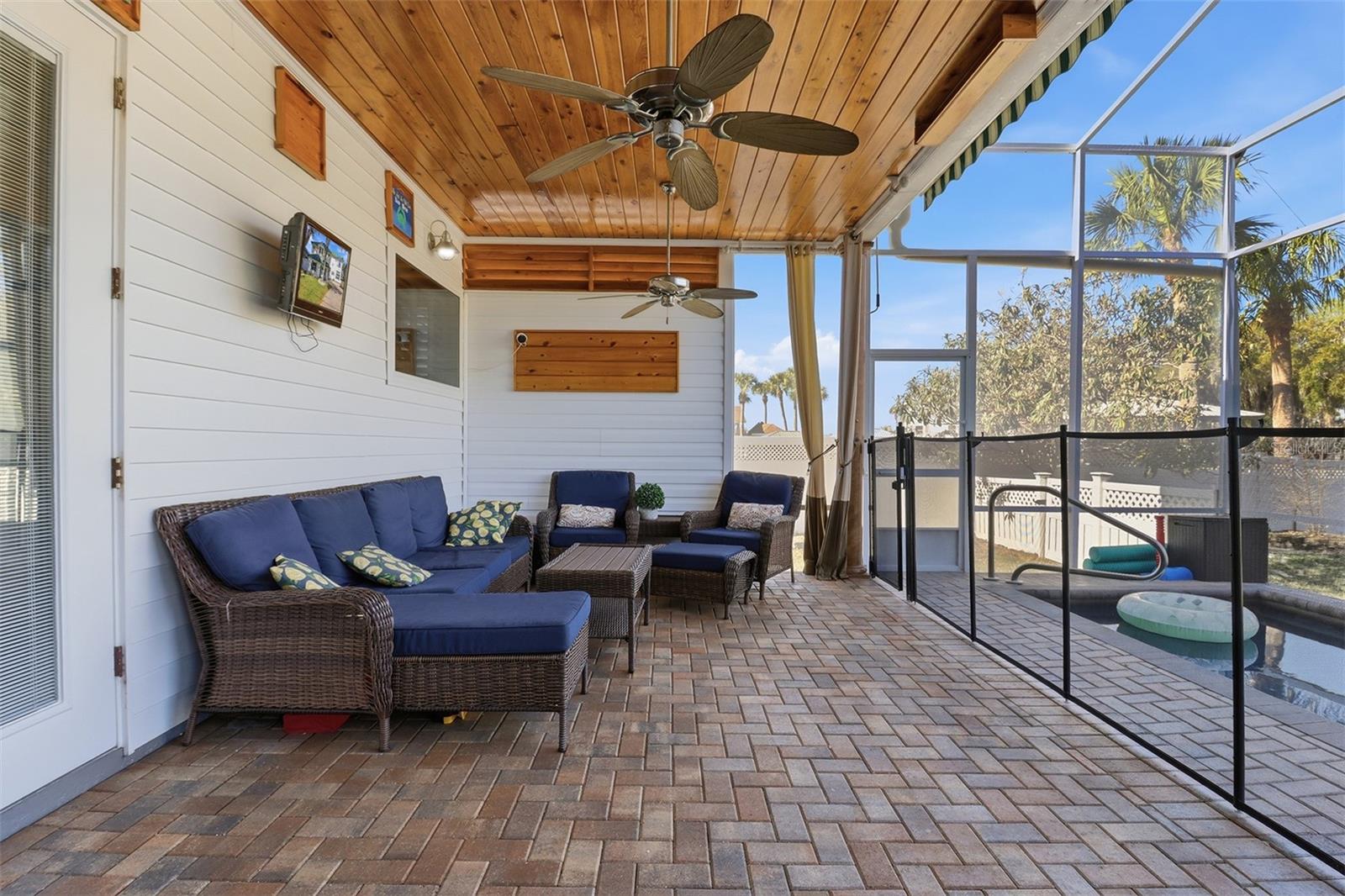 300 NW 12TH AVE, CRYSTAL RIVER, FL — photo 20