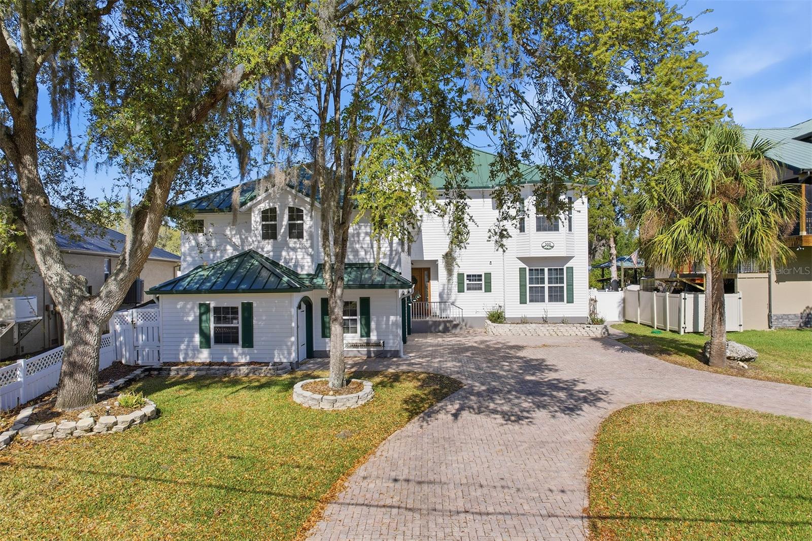 300 NW 12TH AVE, CRYSTAL RIVER, FL — photo 44