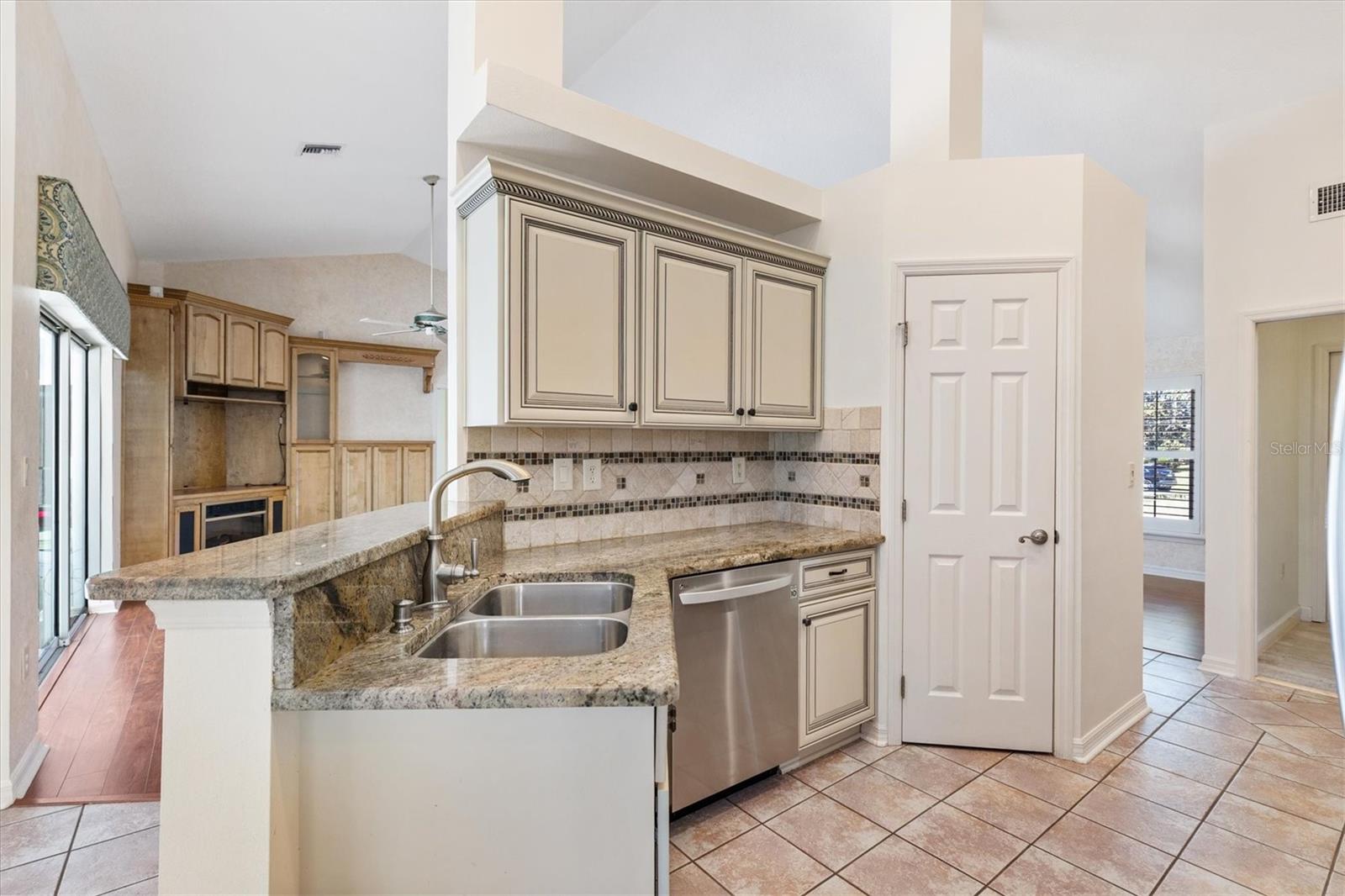 5312 GREENS DR, LADY LAKE, FL — photo 37