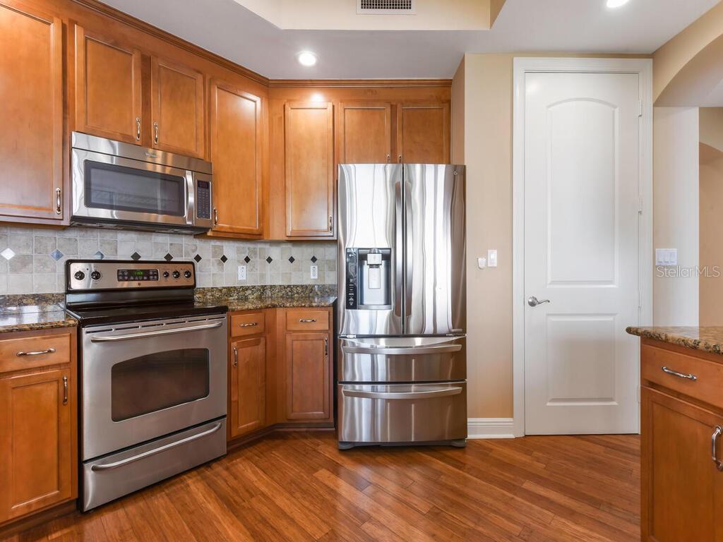 2104 W FIRST ST #2304, FORT MYERS, FL — photo 5