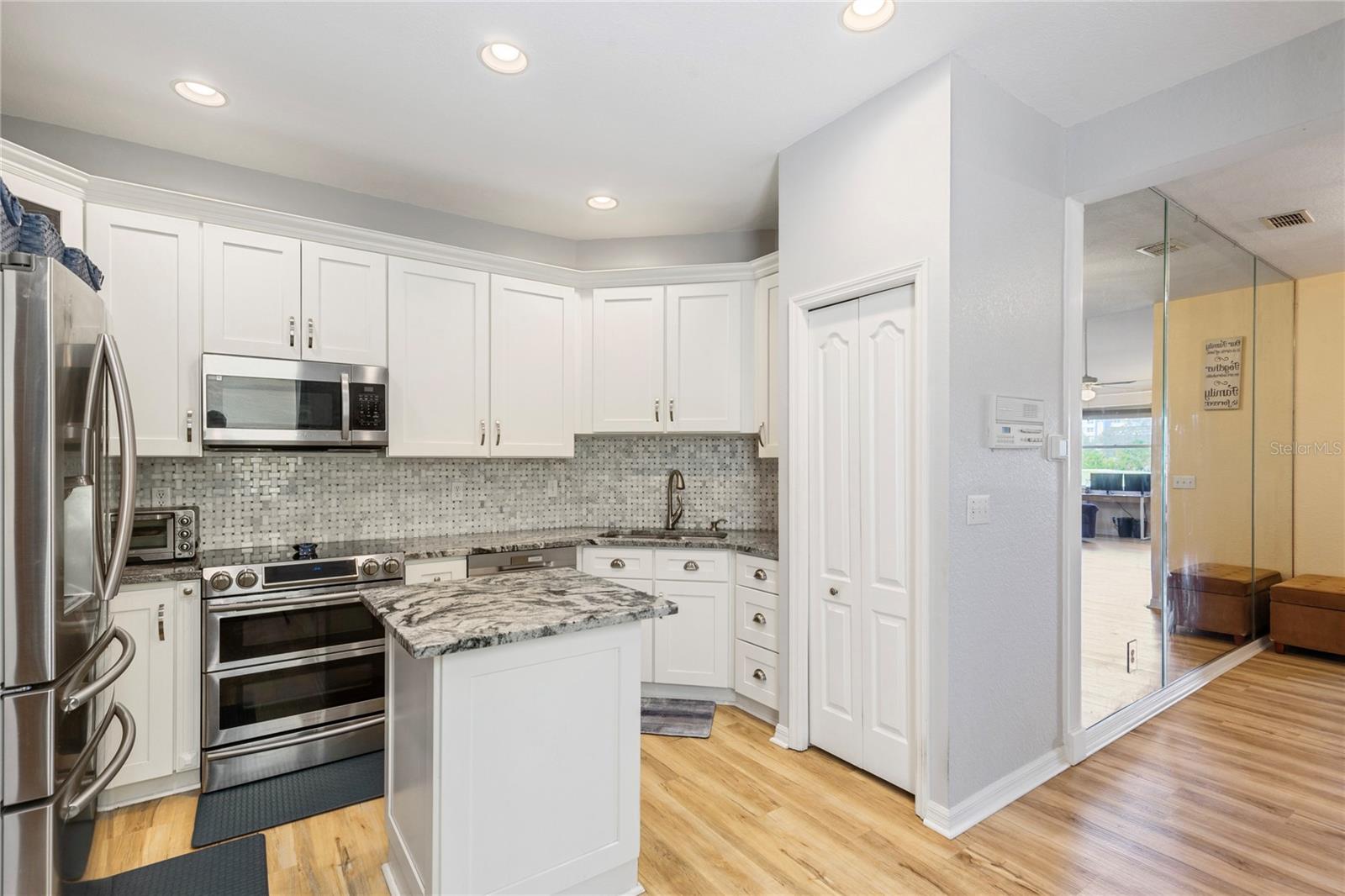 1050 STARKEY RD #2102, LARGO, FL — photo 4