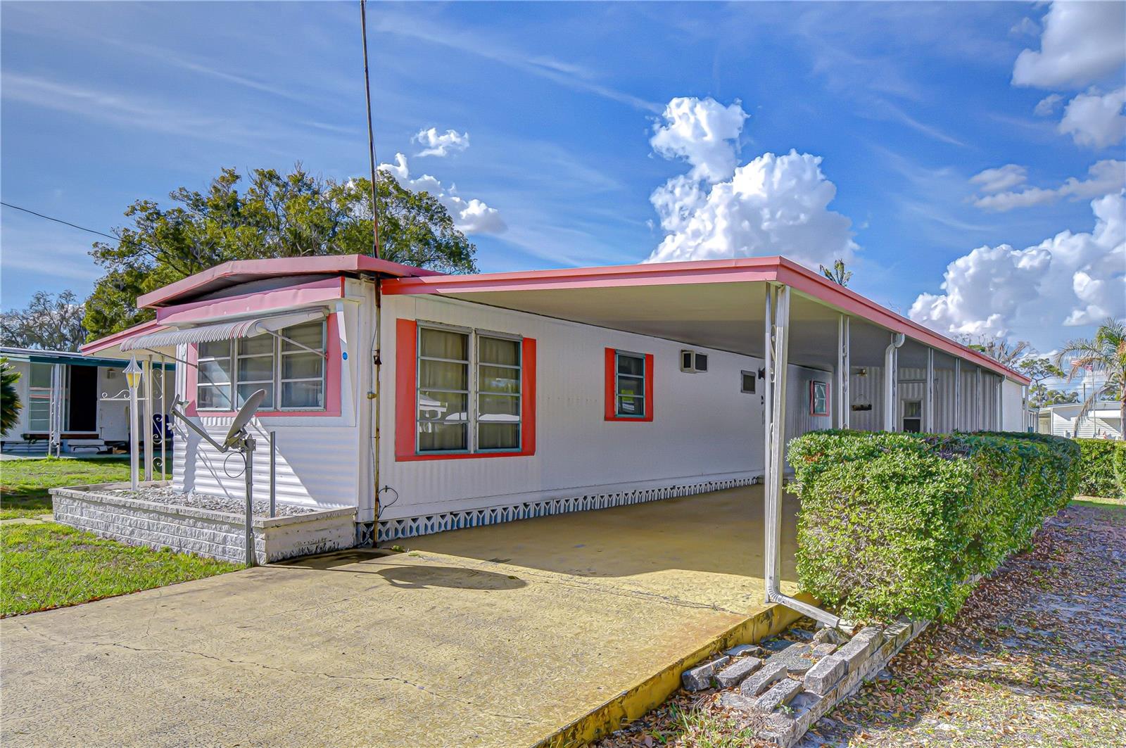 37427 HAMMOND DR, ZEPHYRHILLS, FL — photo 2