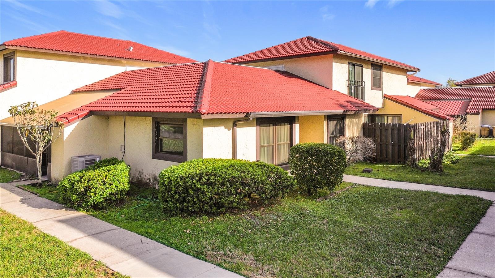 571 HUNTER CIR, KISSIMMEE, FL — photo 3