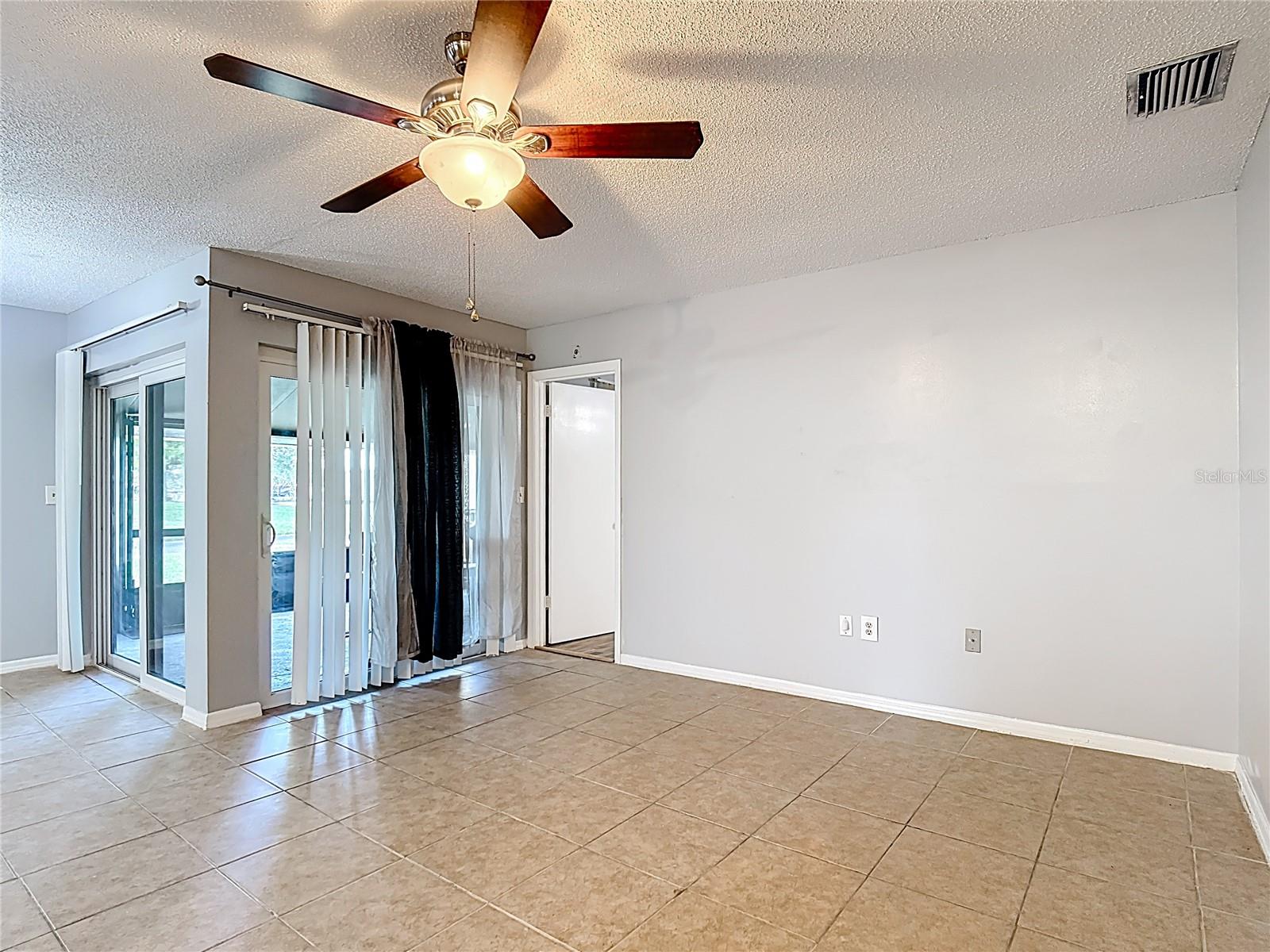 571 HUNTER CIR, KISSIMMEE, FL — photo 5