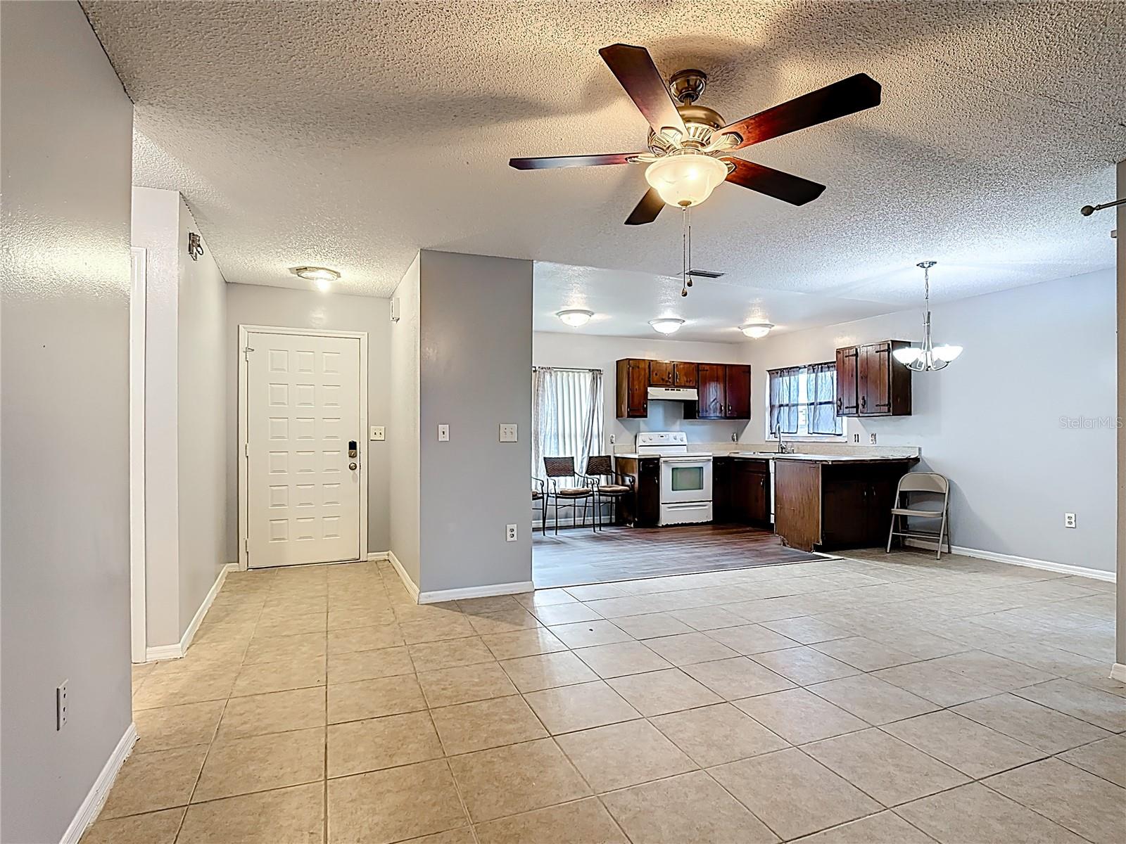 571 HUNTER CIR, KISSIMMEE, FL — photo 6