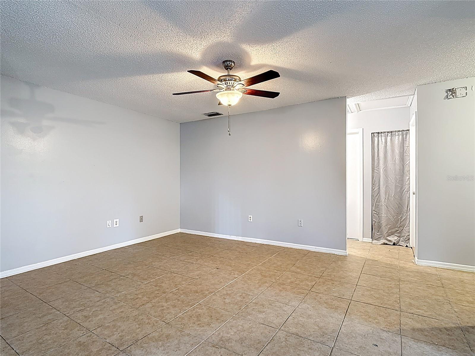571 HUNTER CIR, KISSIMMEE, FL — photo 8