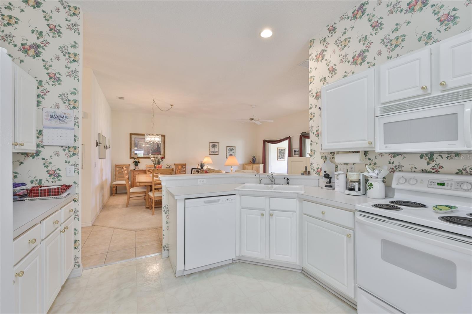 2308 BROOKFIELD GREENS CIR, SUN CITY CENTER, FL — photo 16