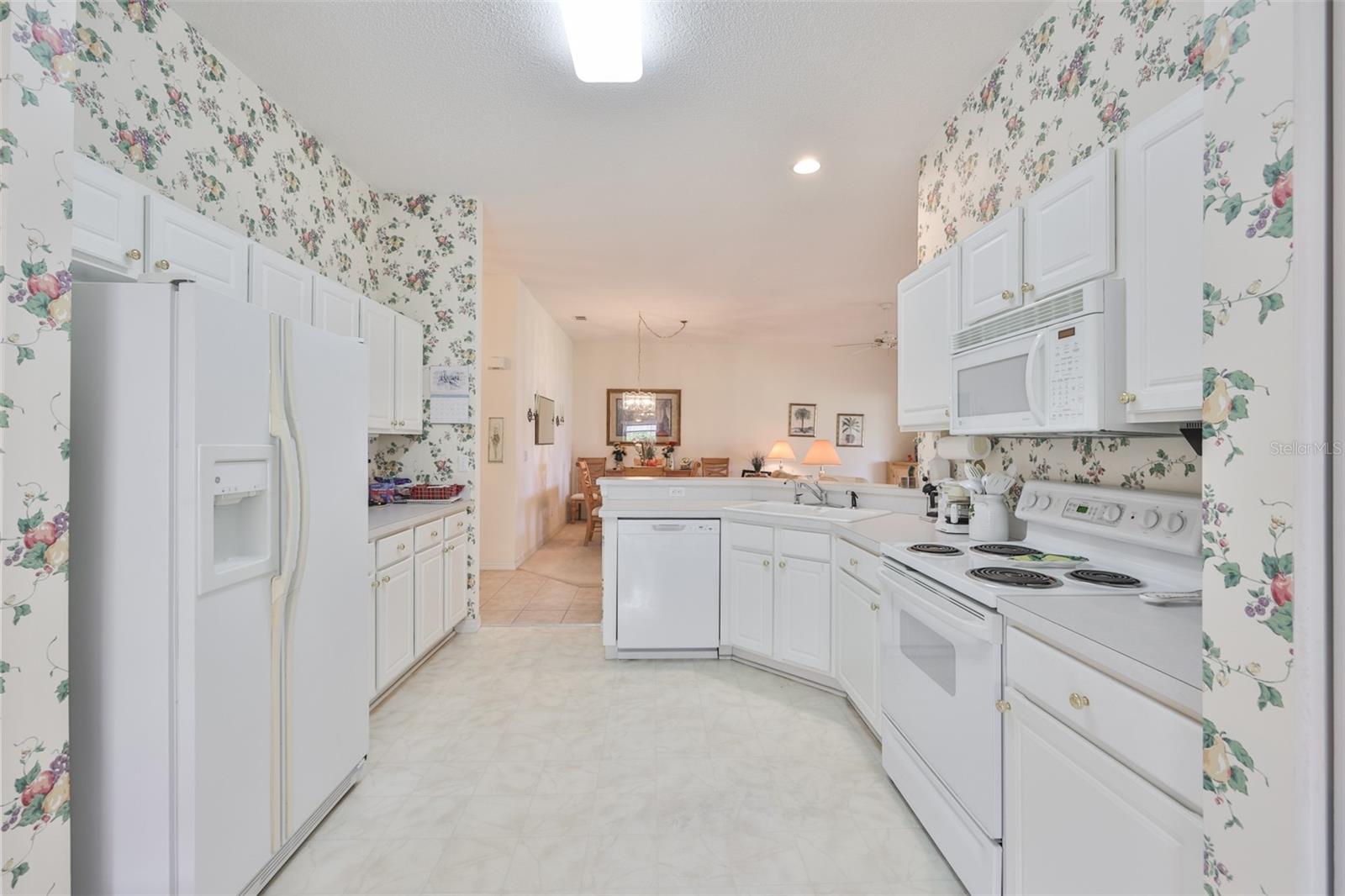 2308 BROOKFIELD GREENS CIR, SUN CITY CENTER, FL — photo 18