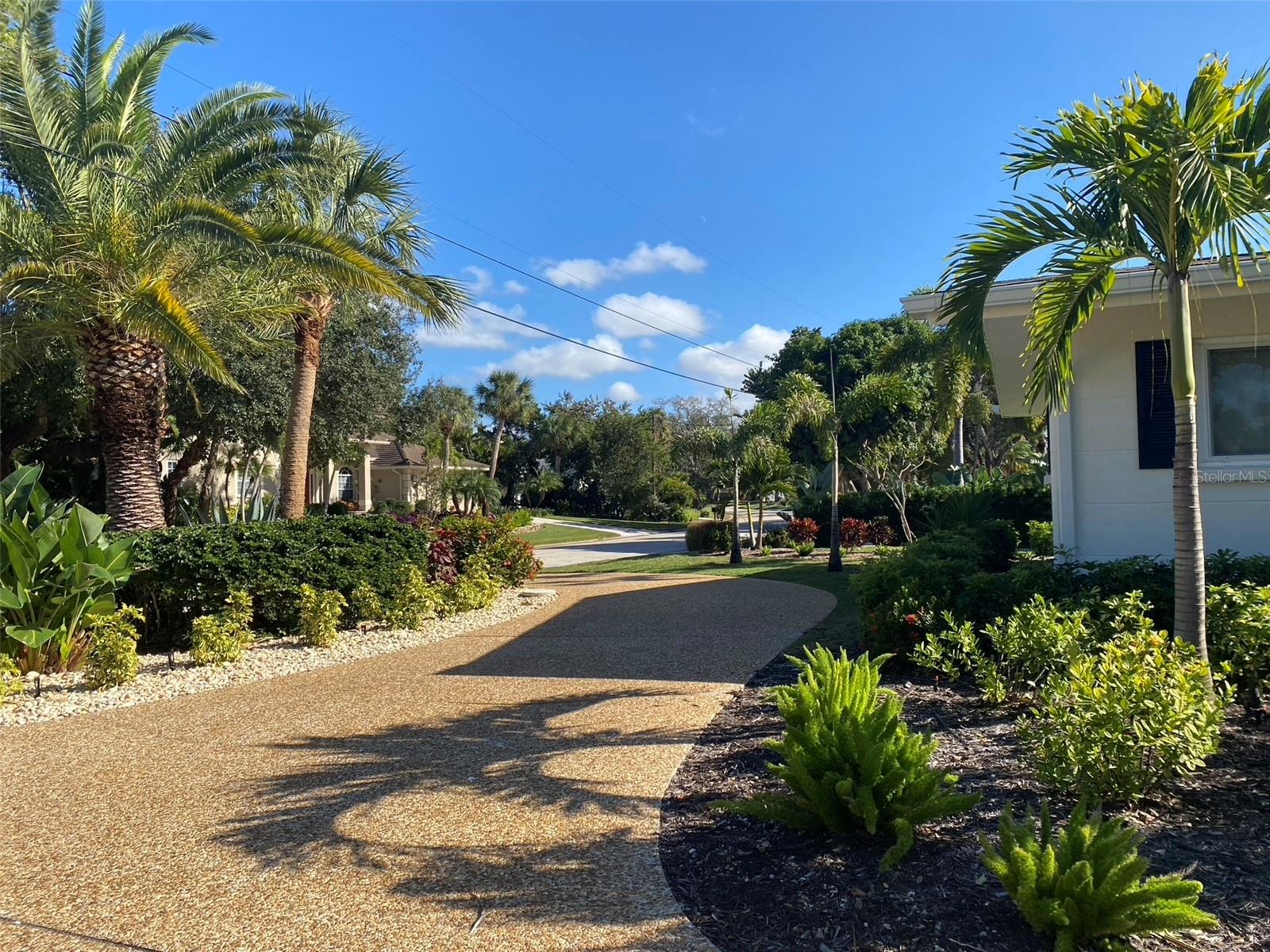 814 PARADISE WAY, SARASOTA, FL — photo 3