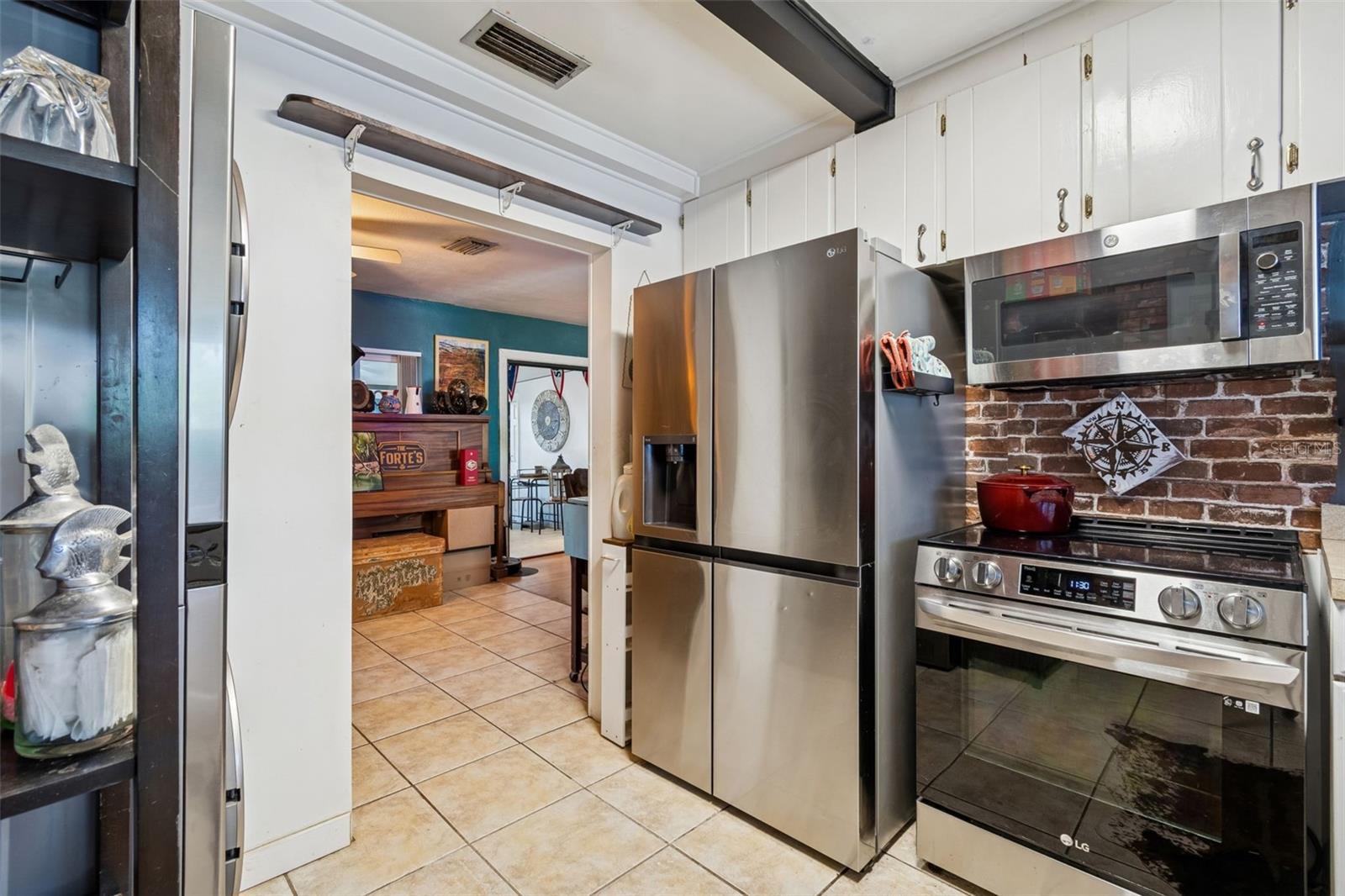 2120 CORONADA WAY S, ST PETERSBURG, FL — photo 23