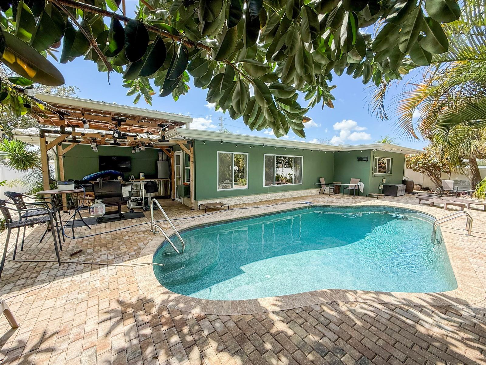 2058 NURSERY RD, CLEARWATER, FL — photo 11