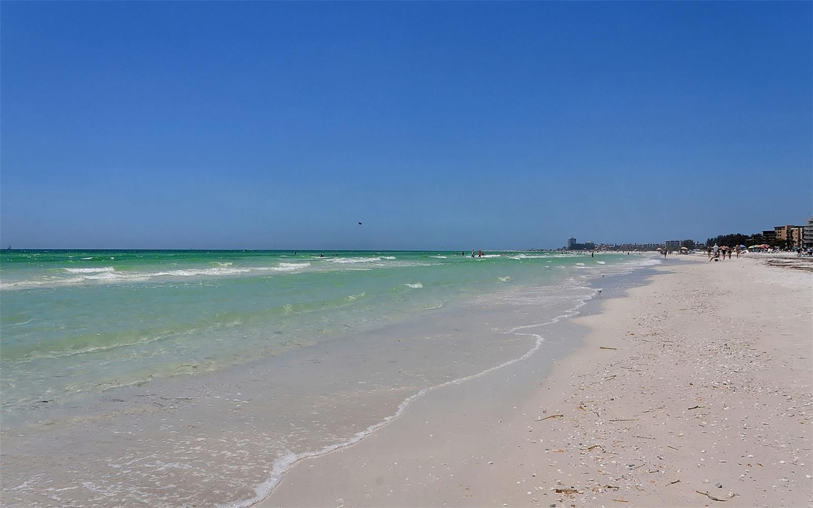 1200 EAST PEPPERTREE LANE #302, SARASOTA, FL — photo 35