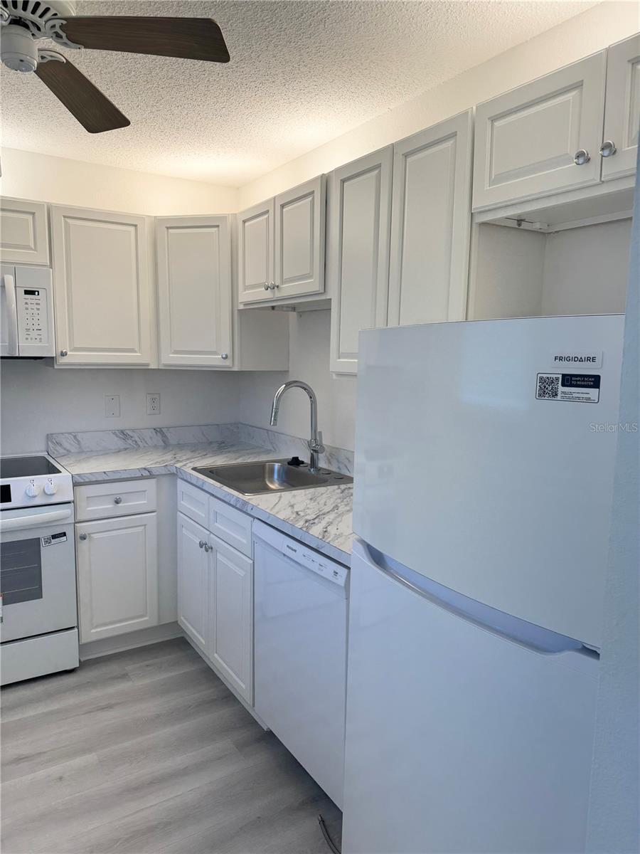 7425 BAY ISLAND DR S #103, SOUTH PASADENA, FL — photo 9