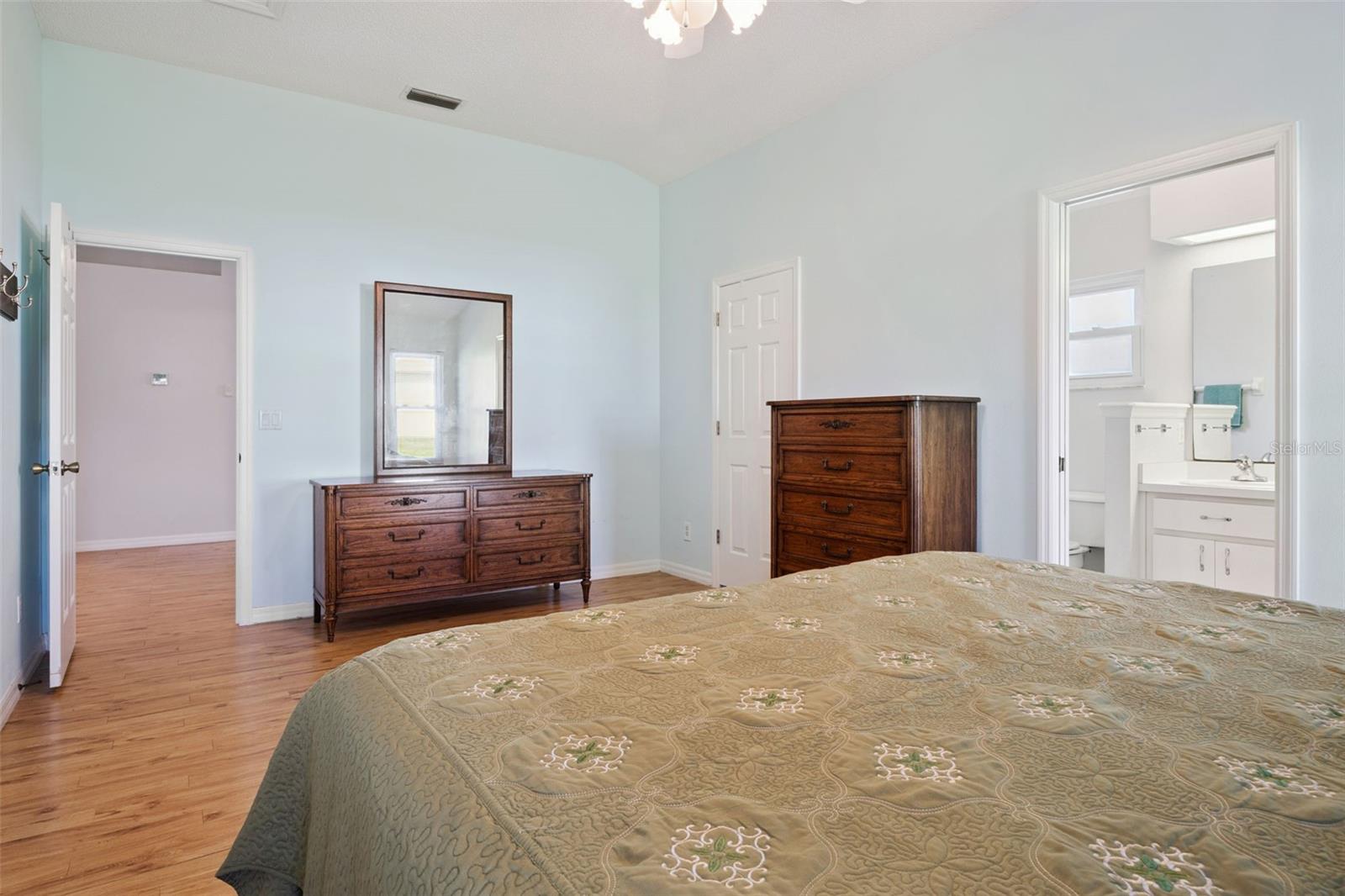21617 QUEEN ELIZABETH CT, LEESBURG, FL — photo 33